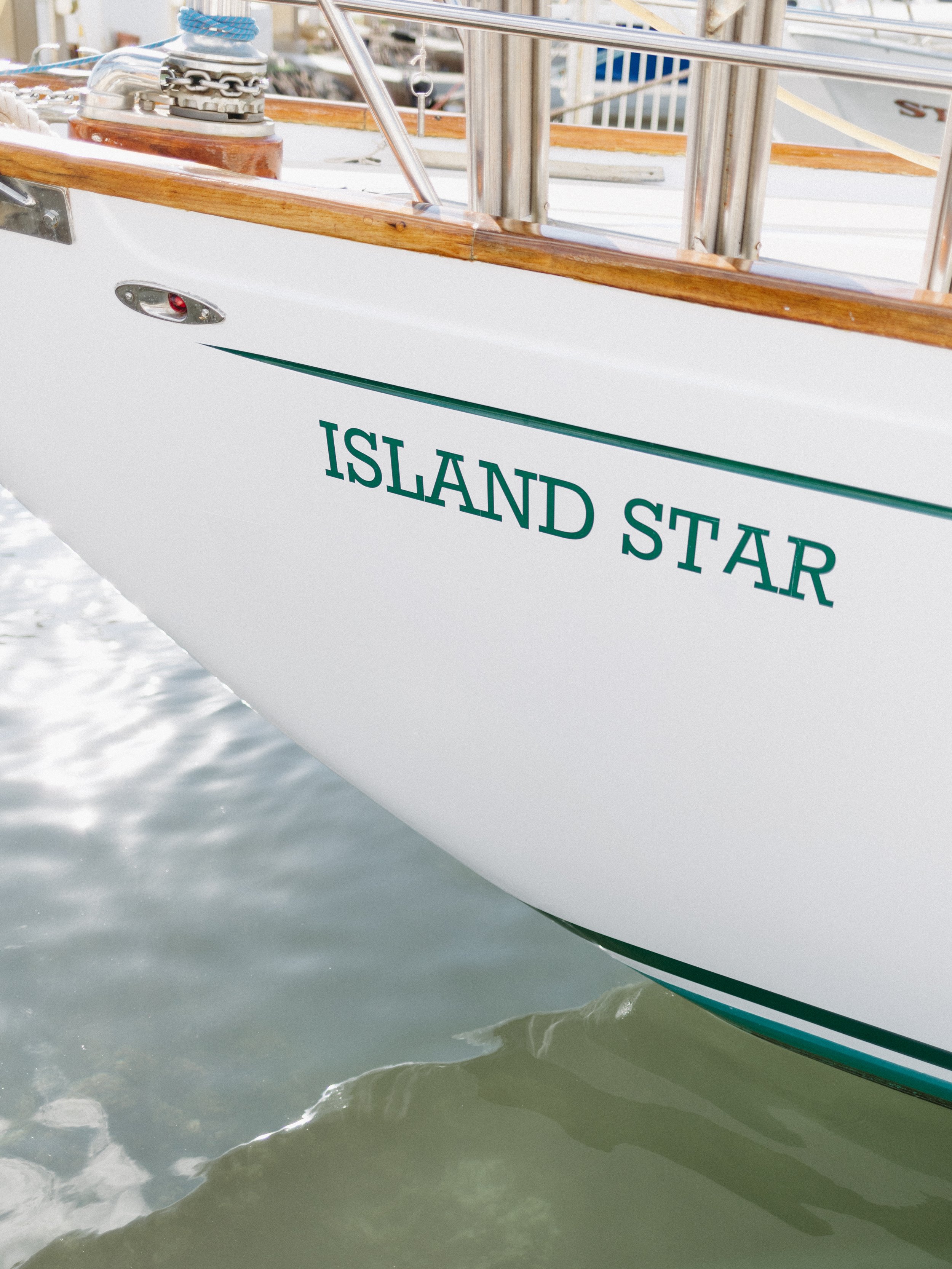 Experience the beauty of Maui with a private sunset sail photoshoot. Capture unforgettable moments as the sun sets over the ocean.