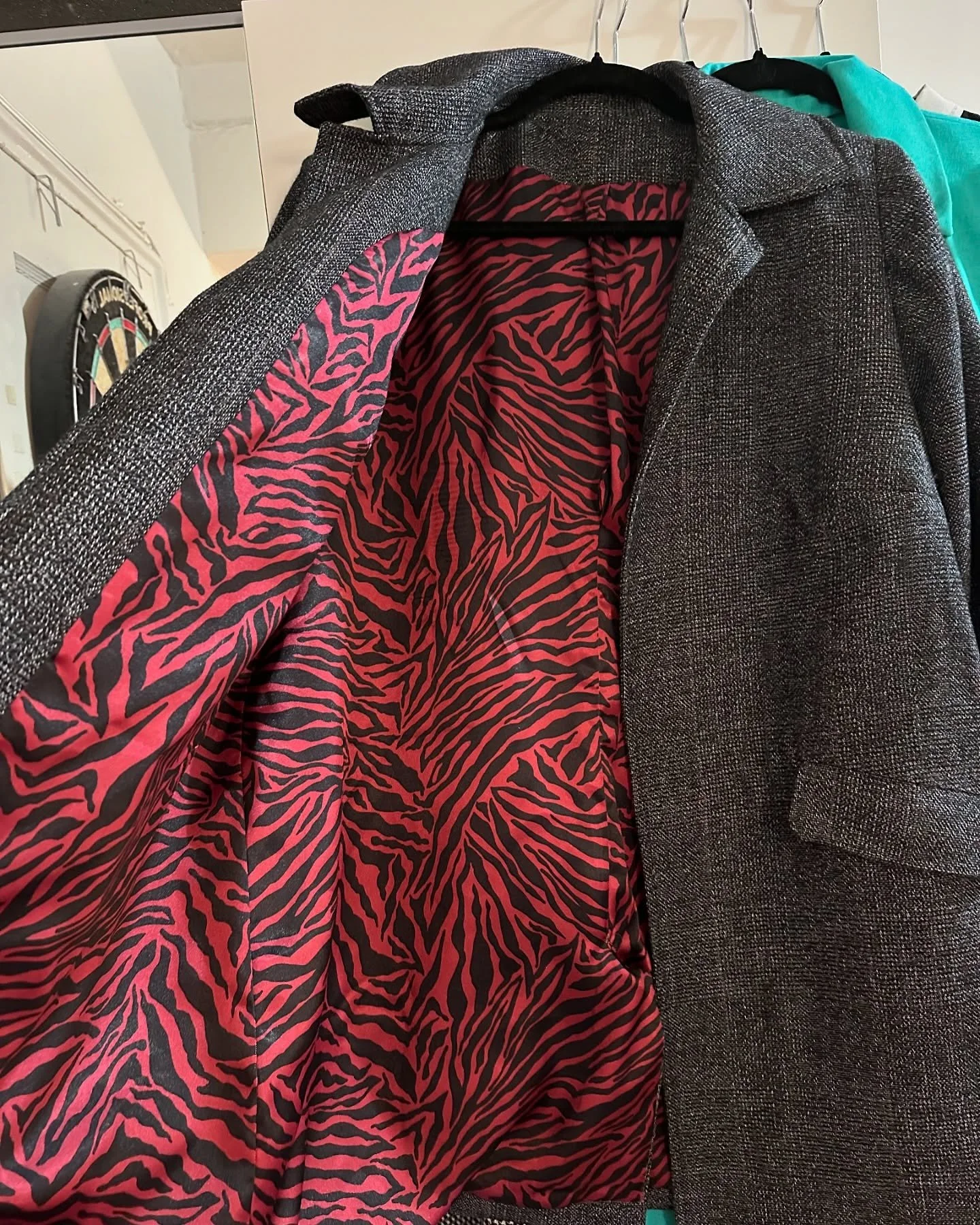 What I&rsquo;ve been up to lately - making stuff, 👗 fixing stuff 🧵 , collecting stuff! 

#sewing #pinkvintagesewingmachine #newcombcoat #itchtostitchchai #cashmerettepatterns #vintagesewingmachine #vintagebuttons  #itchtostitchsaville #satisfying #