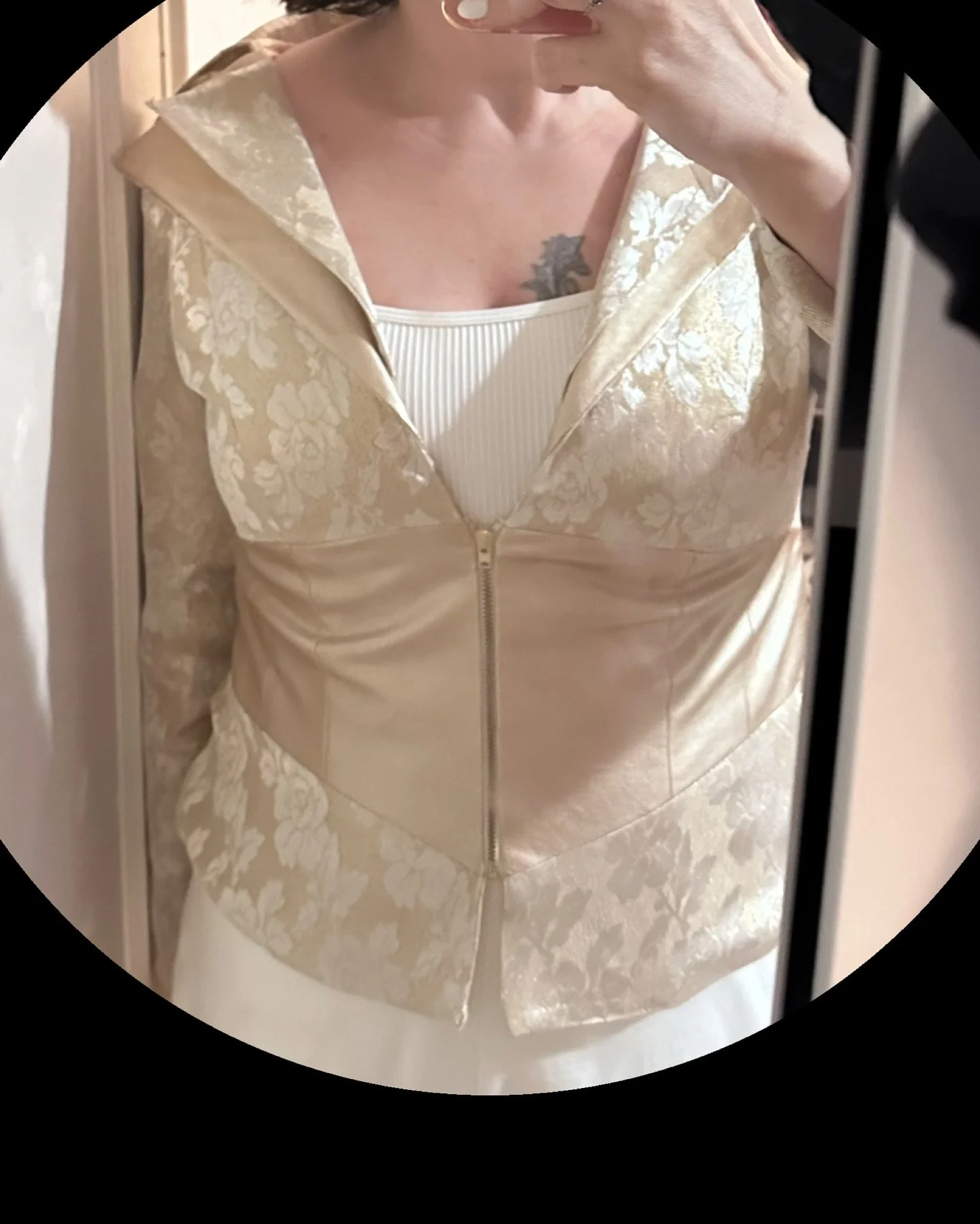 What I&rsquo;ve been up to lately&hellip;! (A lot of sewing - which I should probably post more of here!)

#sewing #projectorsewing #vintagemorsesewingmachine #sewingaddiction #gunnardeatheragepattern #phantomcoat #itchtostitchpetaluma #needlefelting