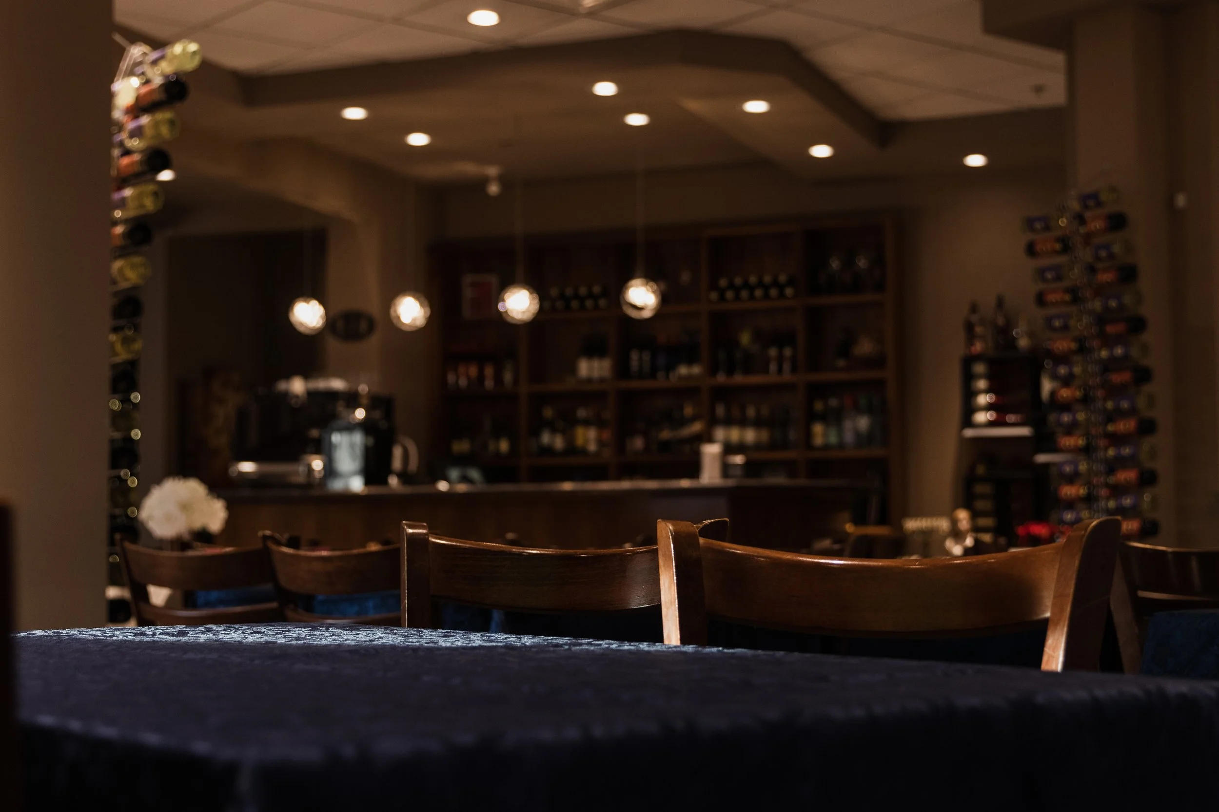 Restaurant interior - warm - cozy