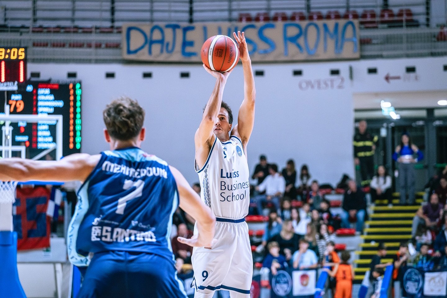 🏀 @luiss.basketball 🏀 
&bull;
&bull;
&bull;
&bull;
#basketballphotography #basketball #sportsphotography #basketballneverstops #photography #ballislife #basketballislife #basketballplayer #basket #basketballphotographer #sport #nba #basketballgame 