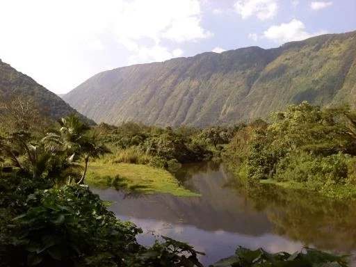 hawaii-sacred-river-valley-of-kings.jpg