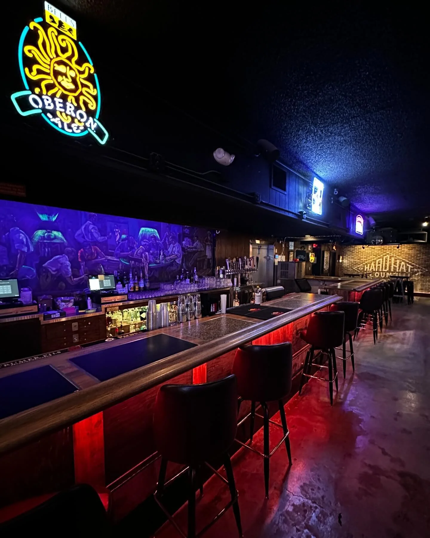 Hard Hat Lounge Las Vegas Bar & Restaurant