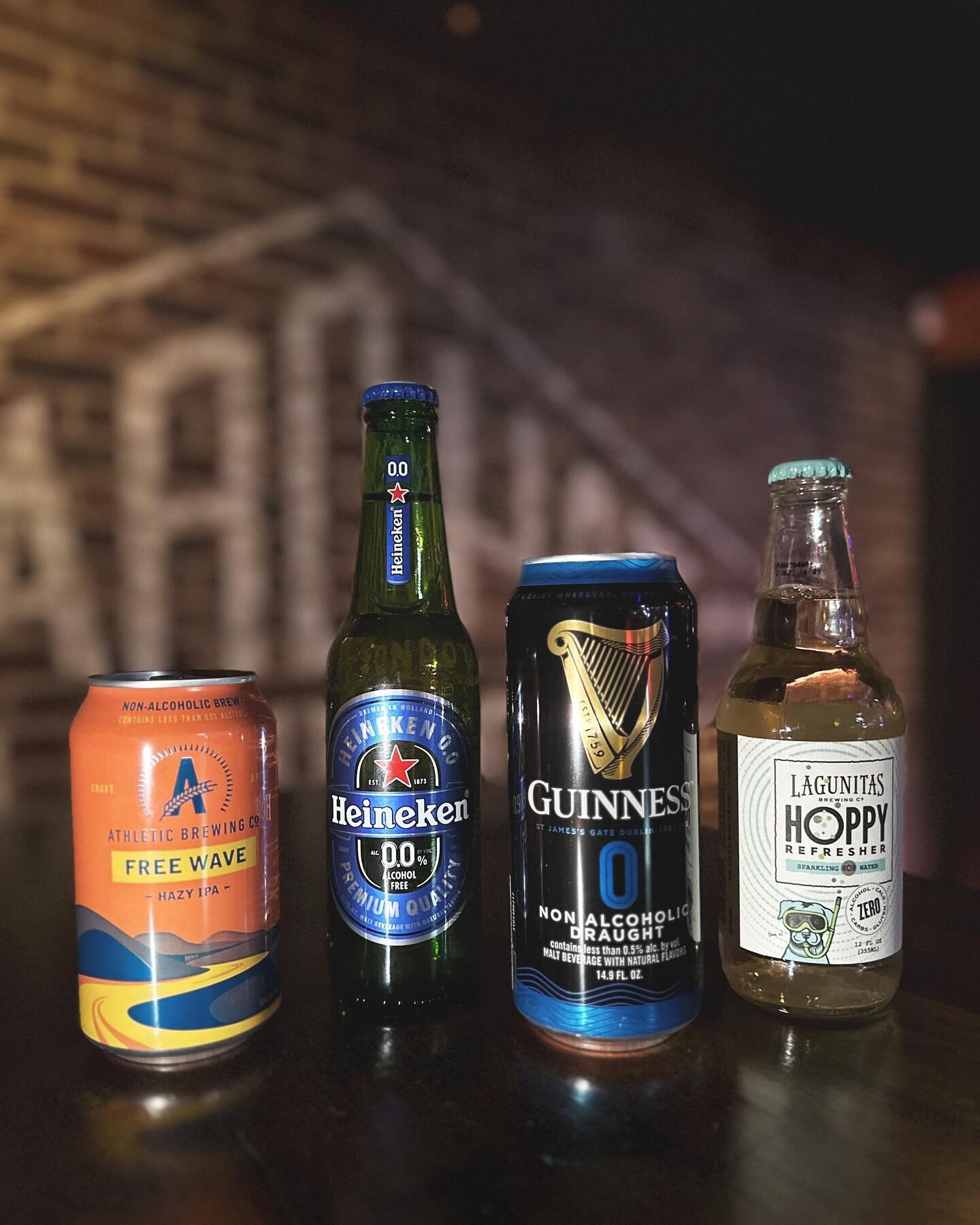 🌵Keeping your January dry? We&rsquo;ve got you covered with a killer selection of N/A options! All of which pair perfectly with a @staytunedburgers burger. 

📷: @walkinspanish 

#hardhatlounge #staytunedburgers #dtlv #lasvegas #nonalcoholicdrink