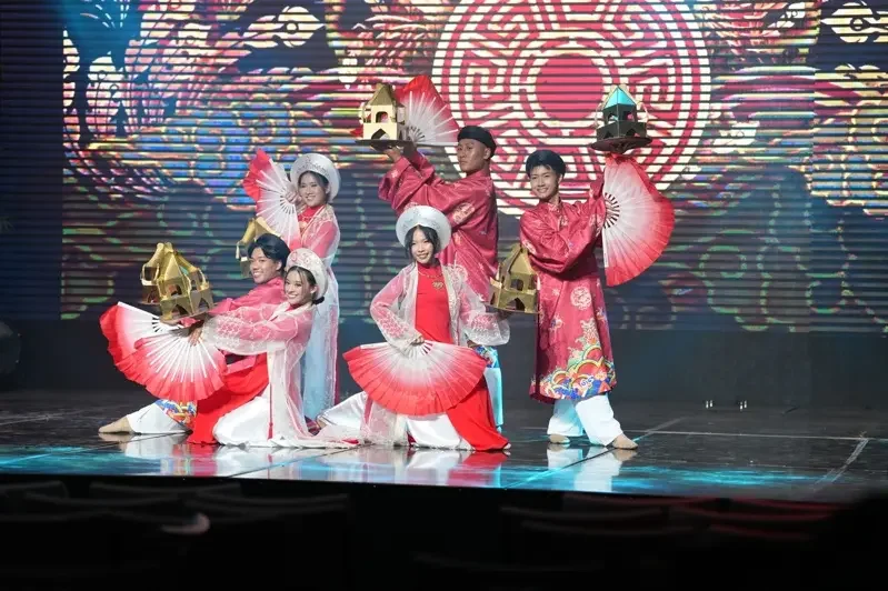 傳統越南民俗舞蹈