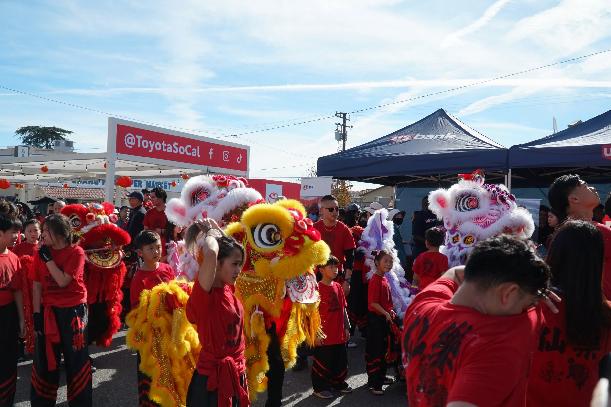 舞獅巡街3.JPG