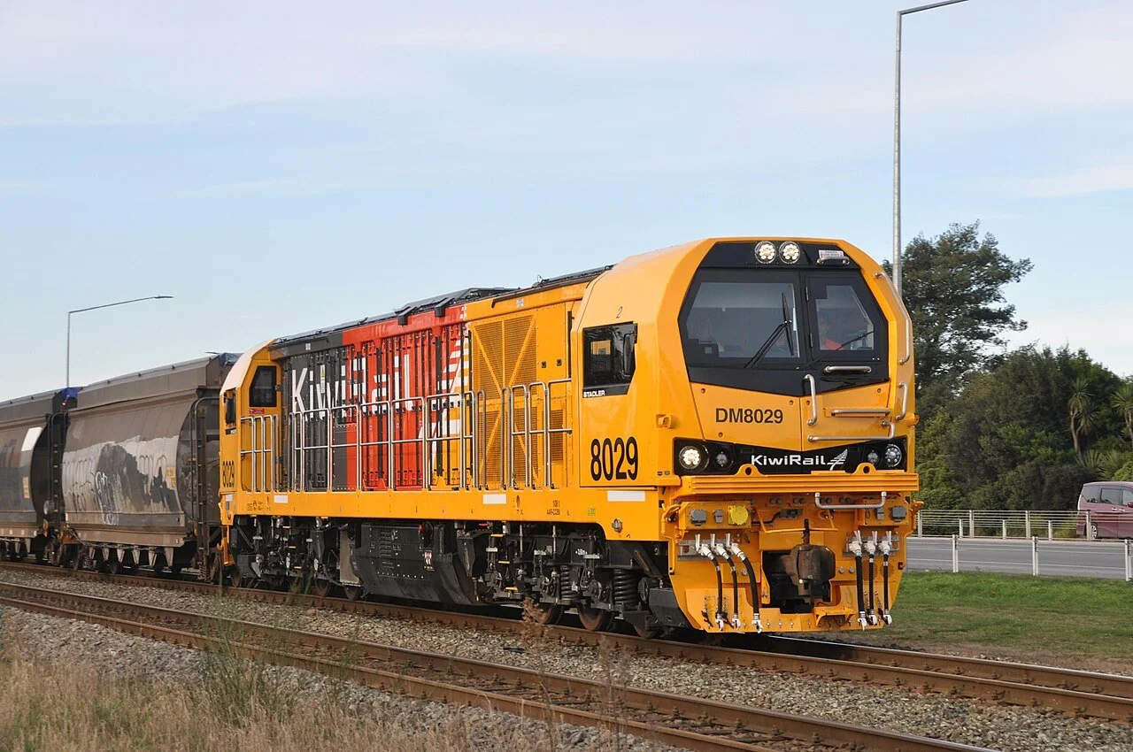 KiwiRail_DM8029_freight_train_Cairo_Maguire_2025.jpg