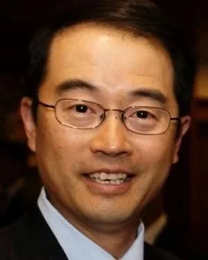 Perry Wu Headshot.jpg