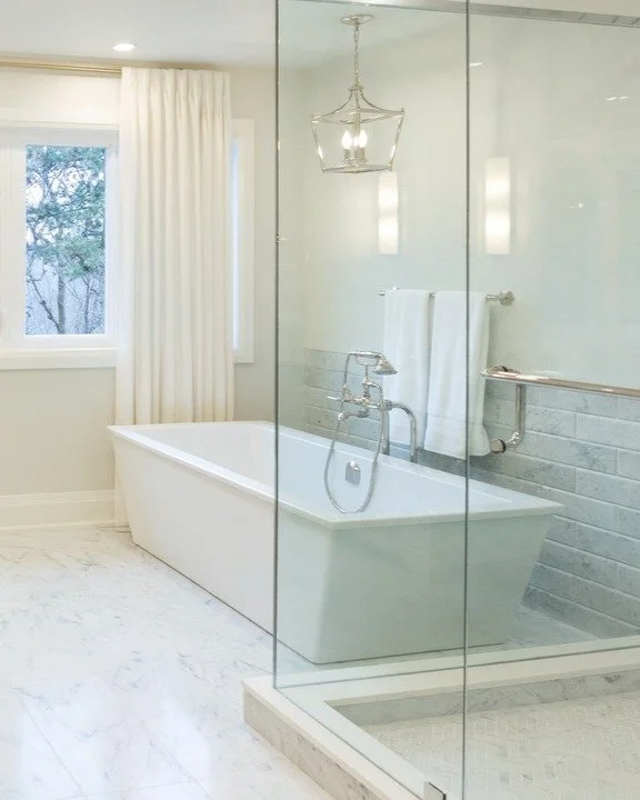 Planning a Bathroom Renovation?
Here&rsquo;s What You Really Need to Know 

A bathroom may be one of the smallest rooms in your home, but when it comes to renovation, it&rsquo;s one of the most complex.
Do you know how many decisions go into a bathro