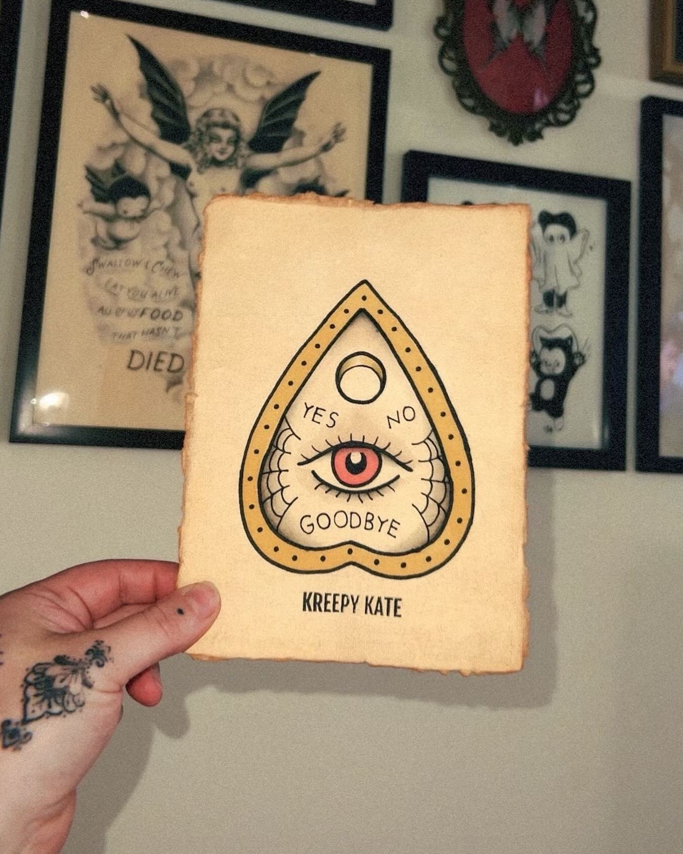 One of a kind spooky planchette painting on antique paper. Starting bid is $30 (Shipping not included) If you&rsquo;d like to place a bid, comment your price in increments of $1 or more 🖤 Auction will end tomorrow at 3pm.