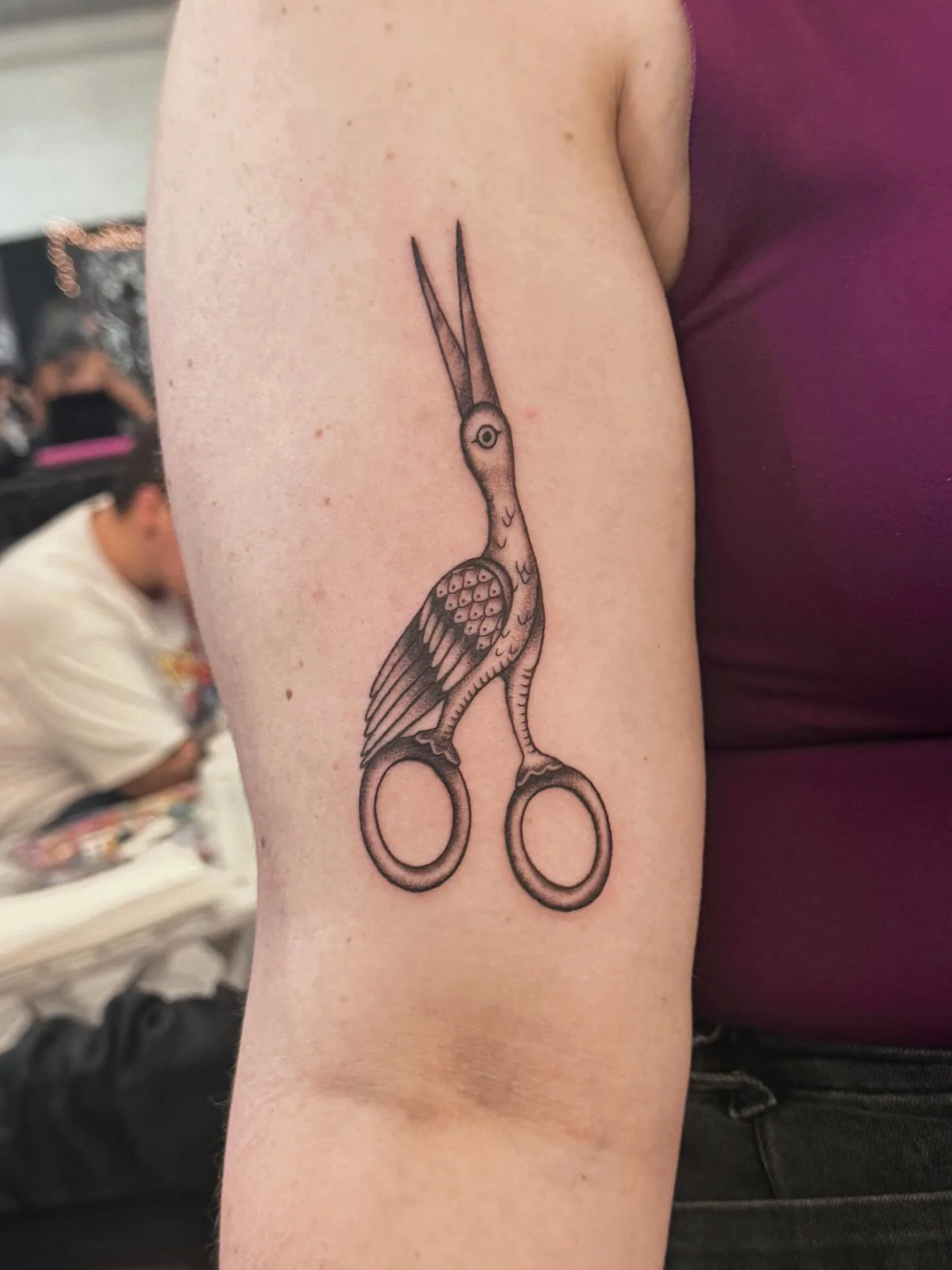 First tattoo @villainarts CO Springs. 🤘🏻
•
•
•
#dallastattooartist #femaletattooartist #illustrativetattoo #stuckwithsarah_
#batandcavetattoo #dallastattoos #dallastattooshop #texastattooartist #dfwtattoos  #blackandgreytattoo #reali