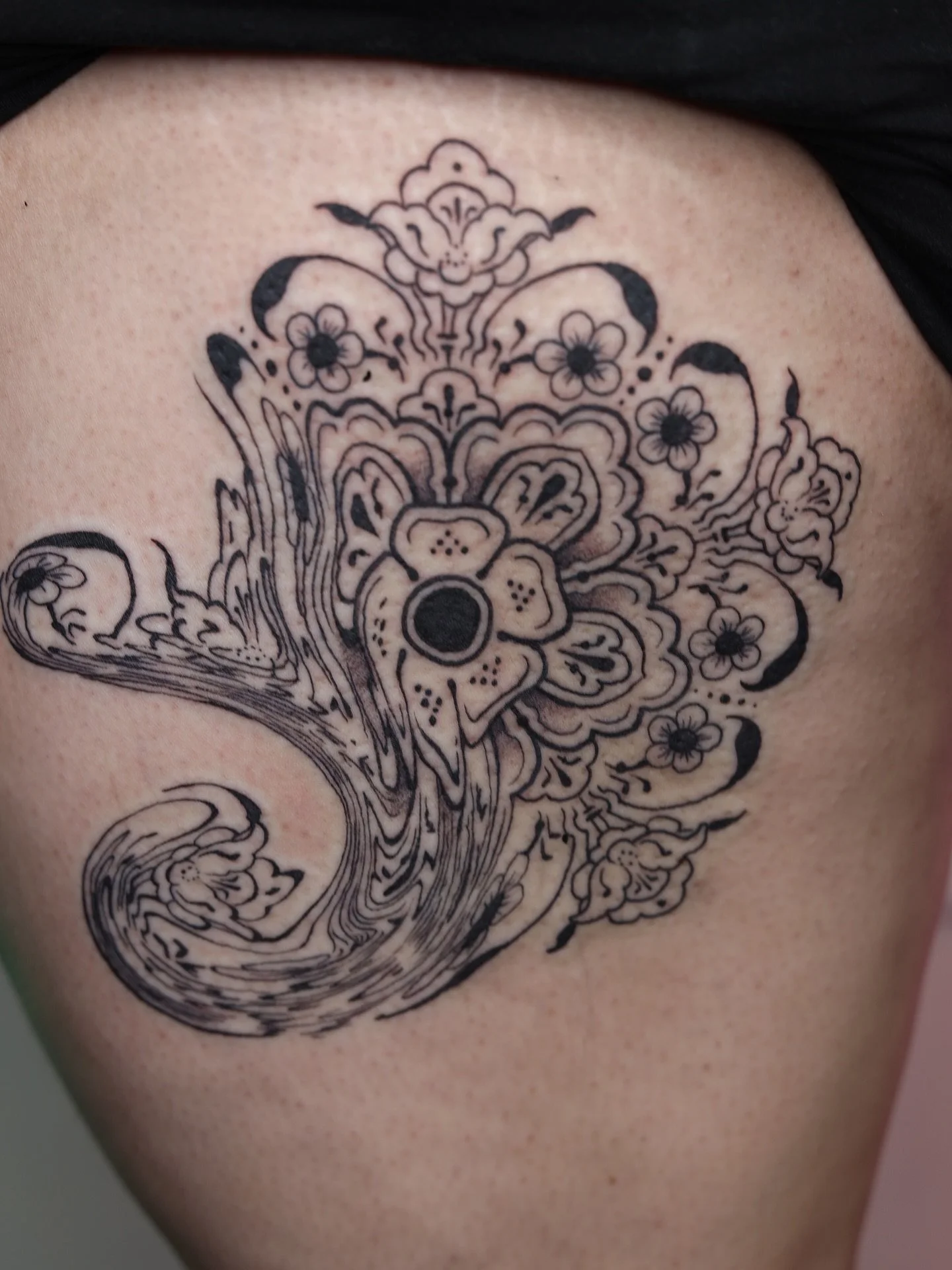 I love these liquid patterns! Let&rsquo;s do some more!! 

#colorado #coloradotattooartist