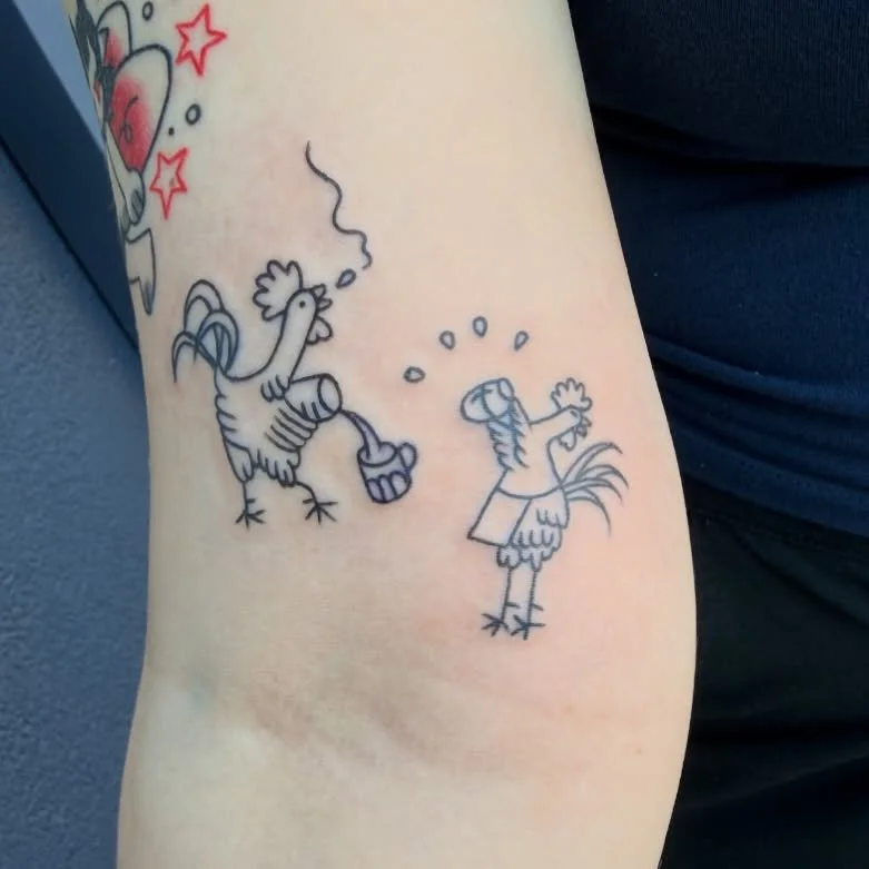 Idk why my phone decided one chicken was more important than the other but here&rsquo;s a couple cuties I got to tattoo! 

#dfwtattoos #dfwtattooartist #dallastattooartist #dallastattooartist #dallastattoo #femaletattooer #tattooer #tattooapprentices