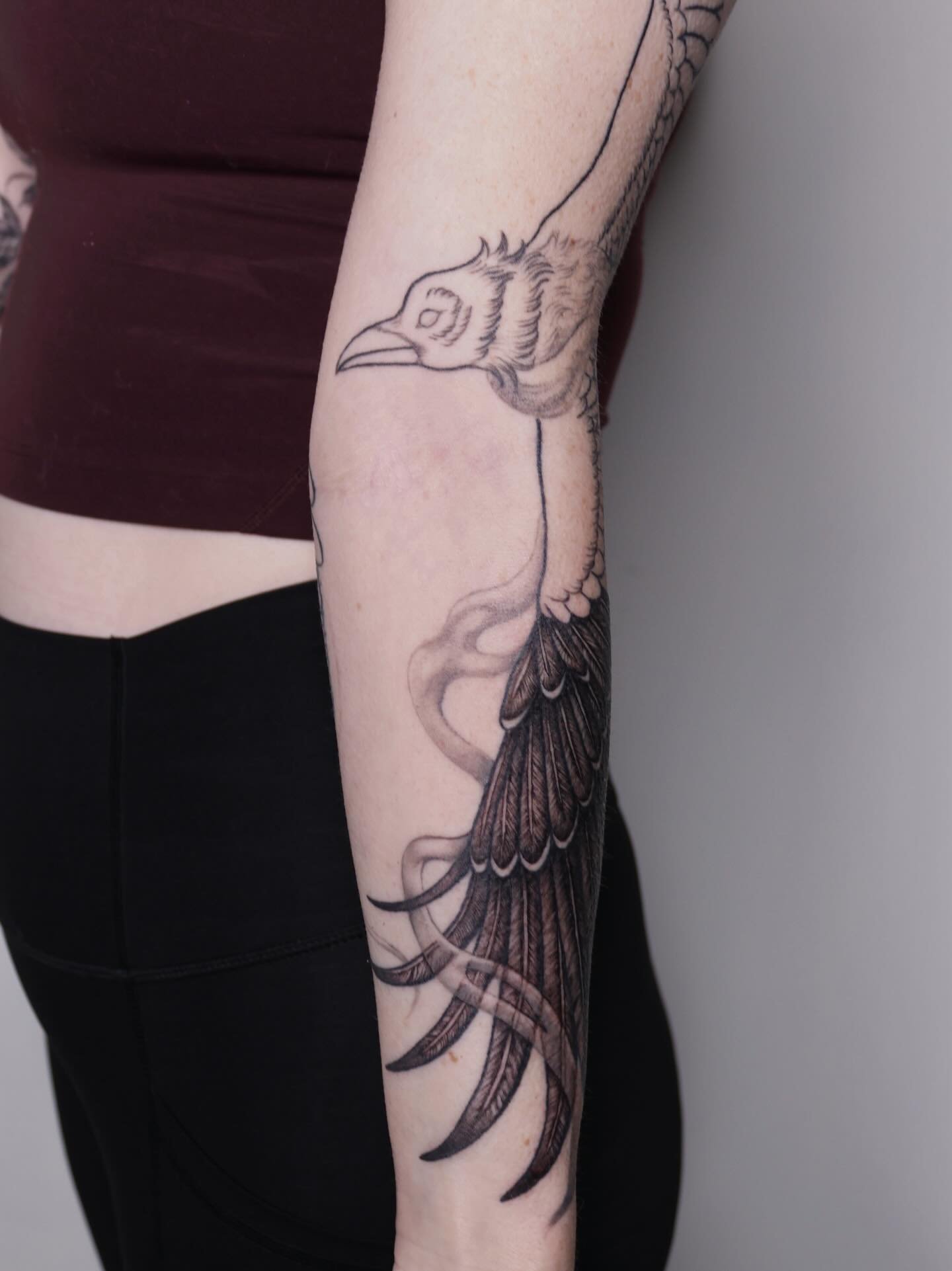 Progress on this sleeve! I can&rsquo;t wait to see it fully done! More updates to come:)
#dallastattooartist #dfwtattooartist #femaletattooartist #raventattoo