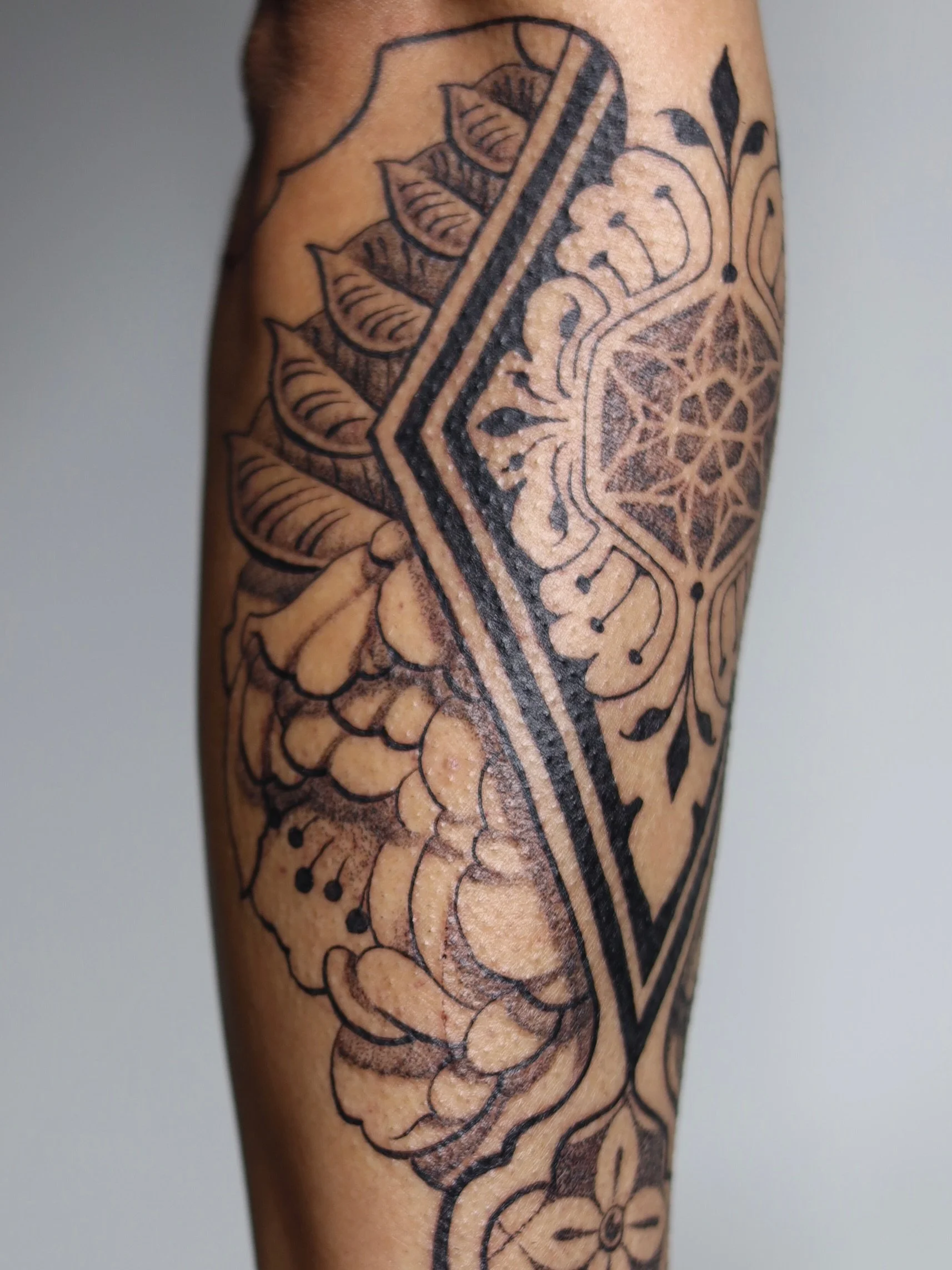 This sleeve has been so much fun to put together! We have one more season to go for it to be completed! That day will be a happy but safe day! Always hard to say good, but really cool to know that your art work is out there in the world walking free!