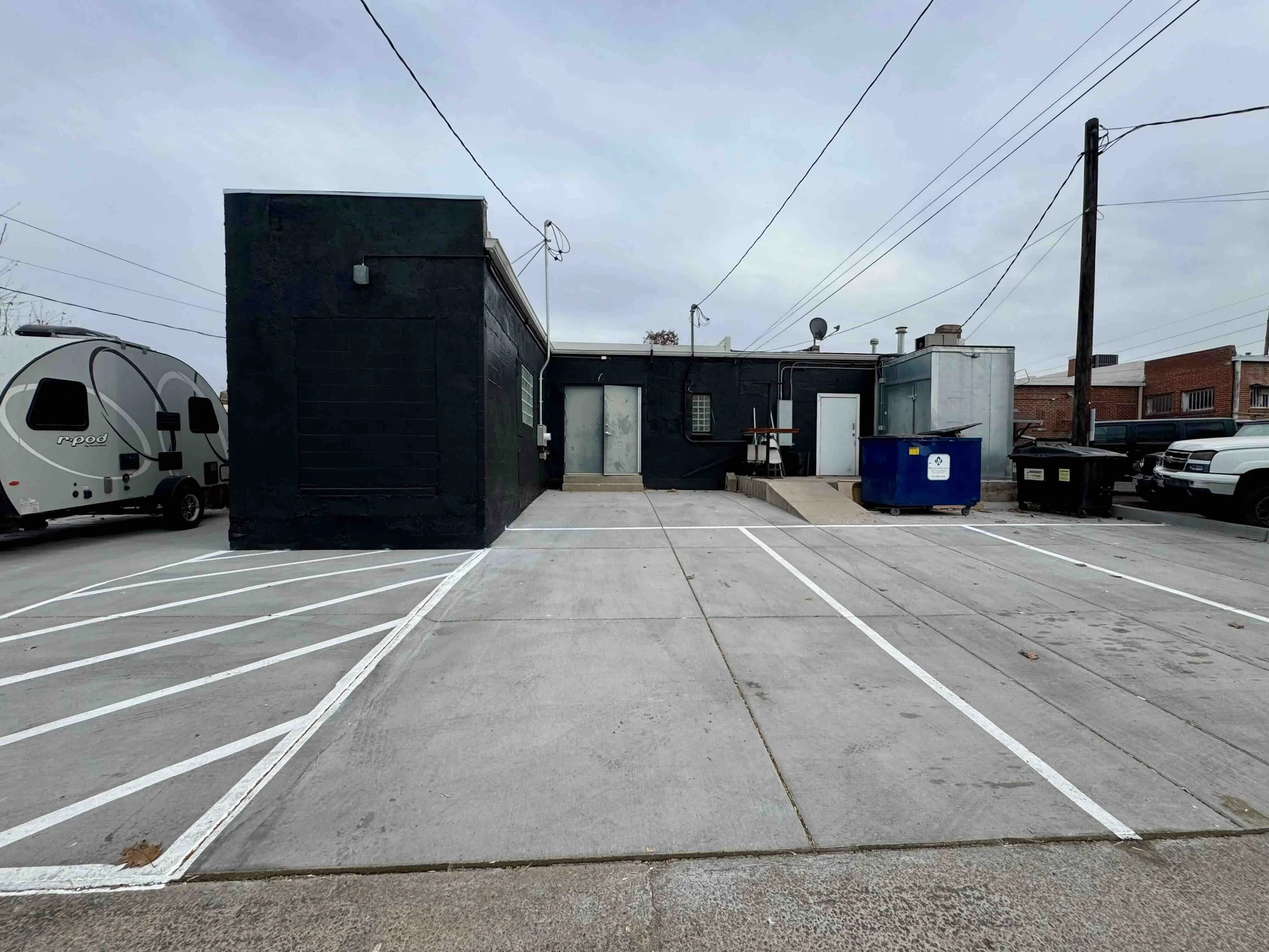 373-south-pearl-street-denver-retail-lease-exterior-rear-parking.jpeg