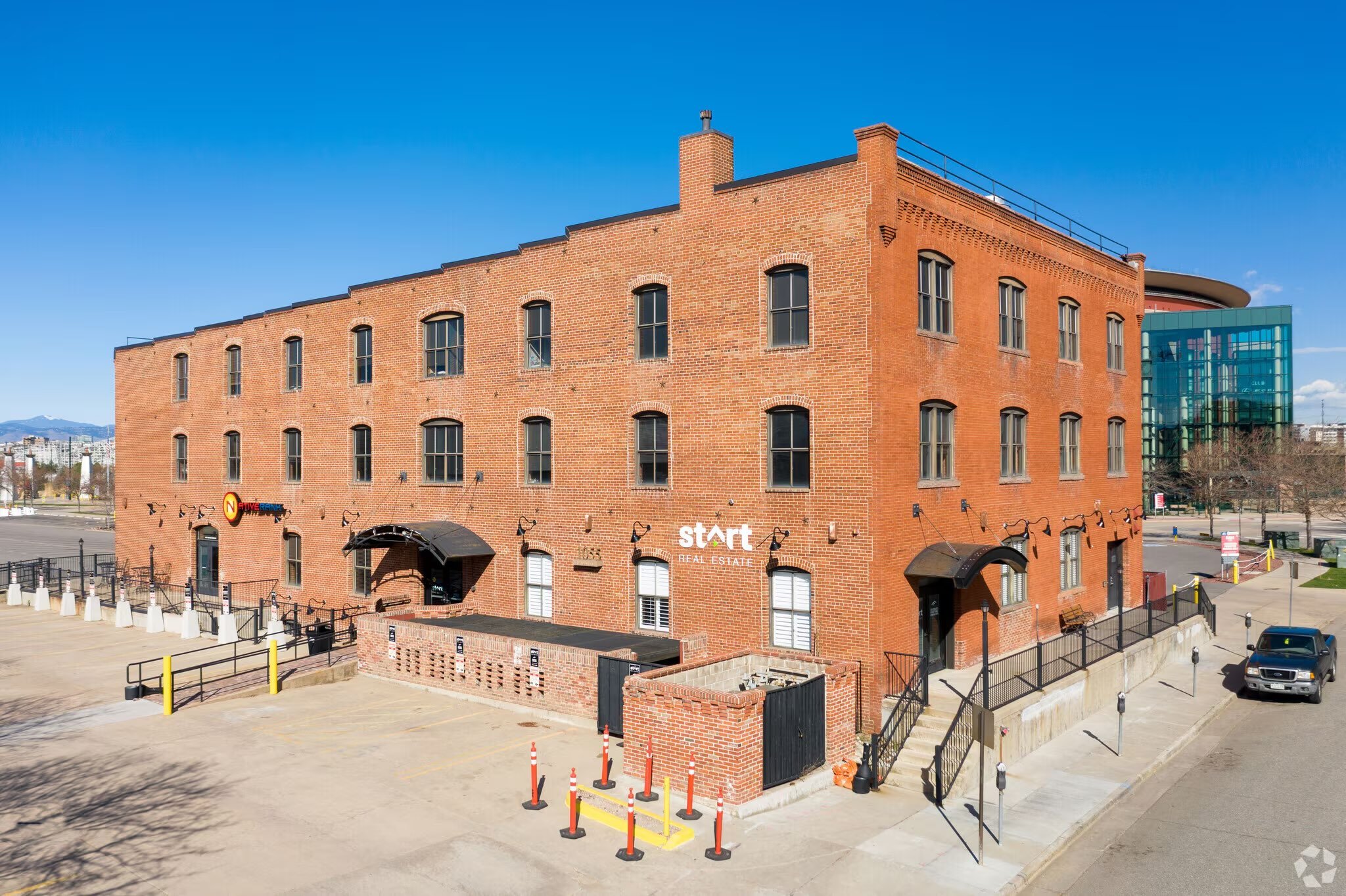 nvok-netirio-lease-1055-auraria-denver-office-building-exterior-1.jpg