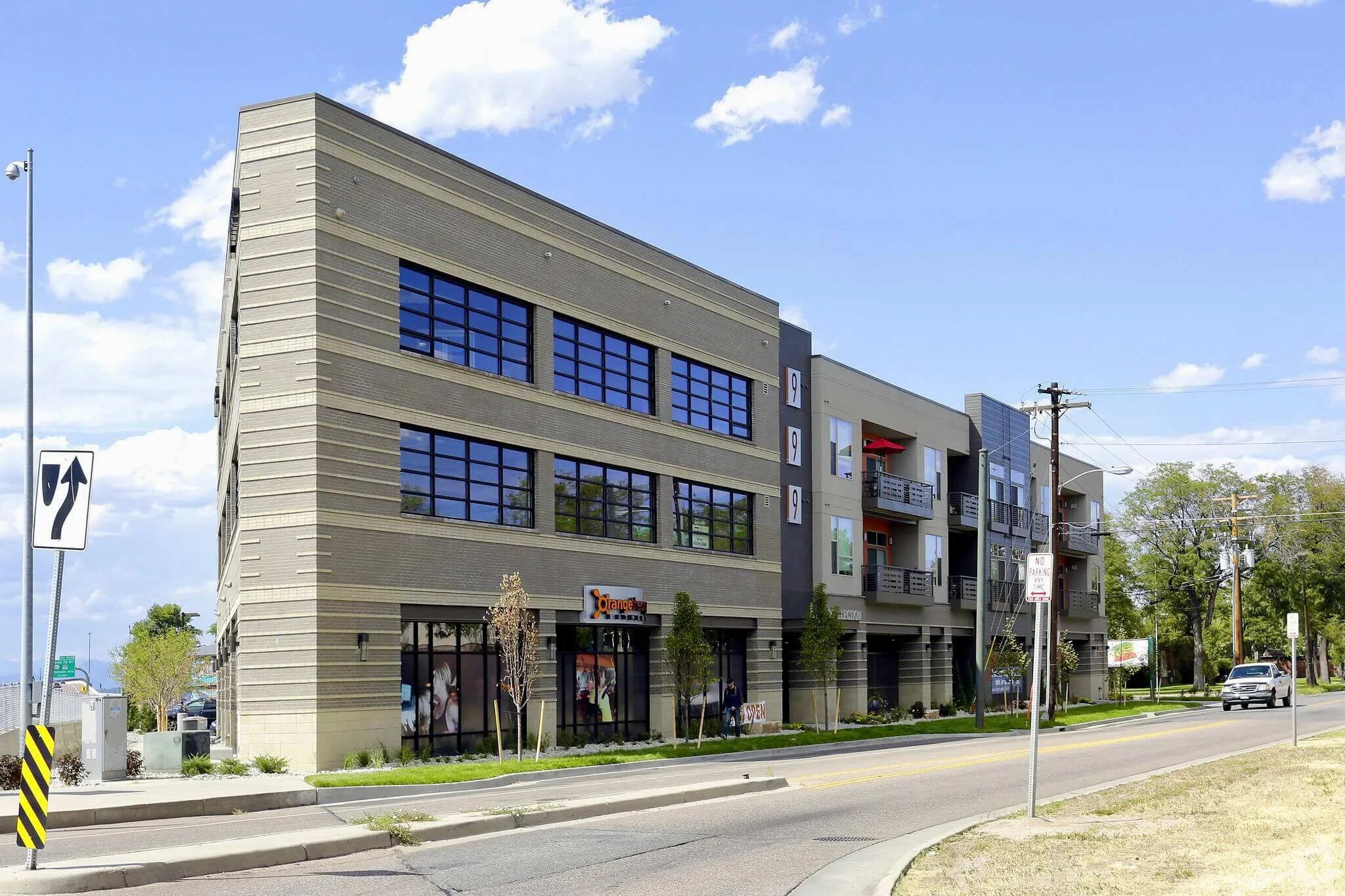 999-south-logan-denver-office-exterior-building.jpg