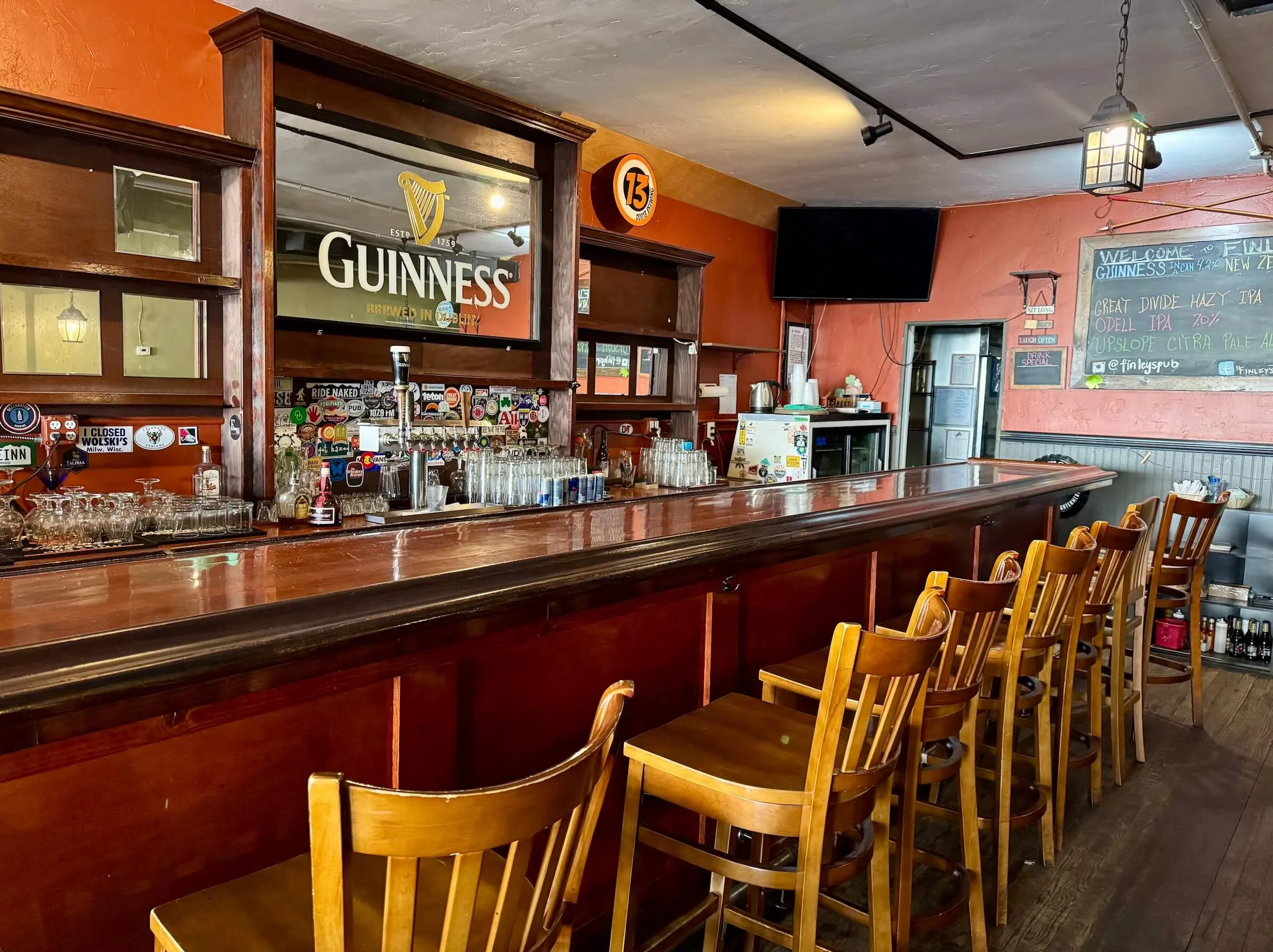 375-south-pearl-denver-restaurant-lease-interior-bar-guinness.jpg