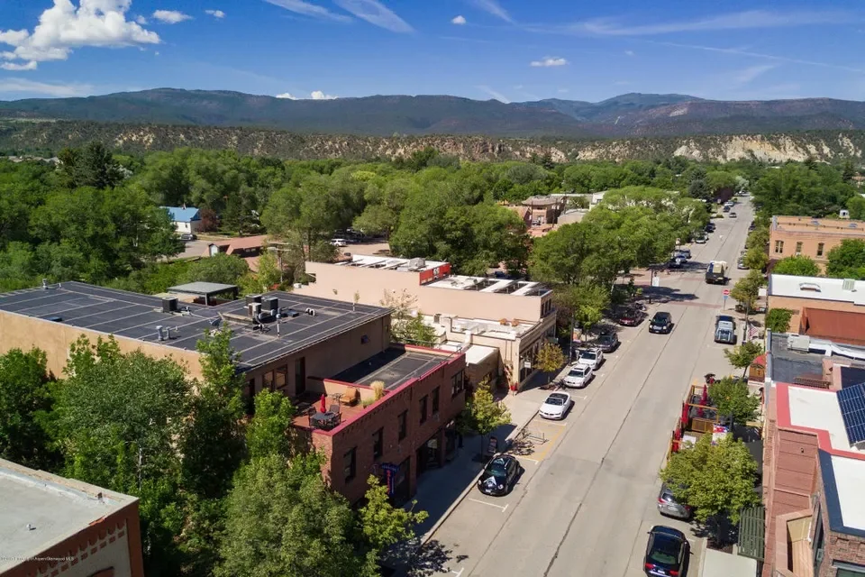 320-main-street-carbondale-suite-200-office-exterior-3.webp