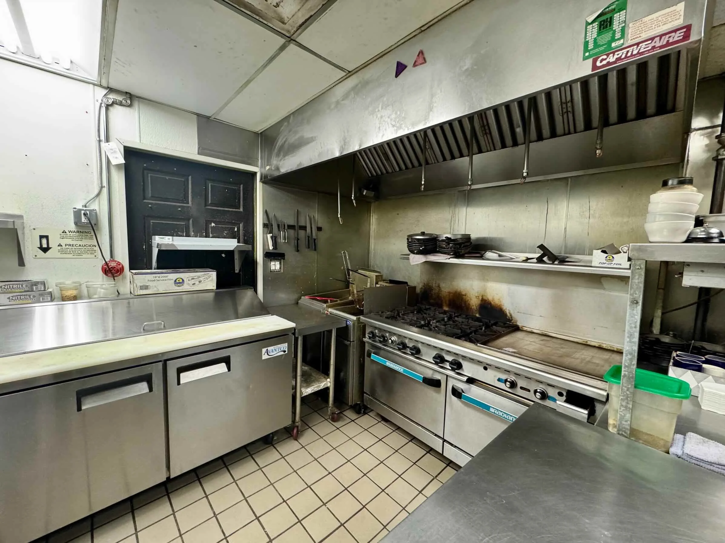 375-south-pearl-denver-restaurant-lease-interior-kitchen-2.jpg