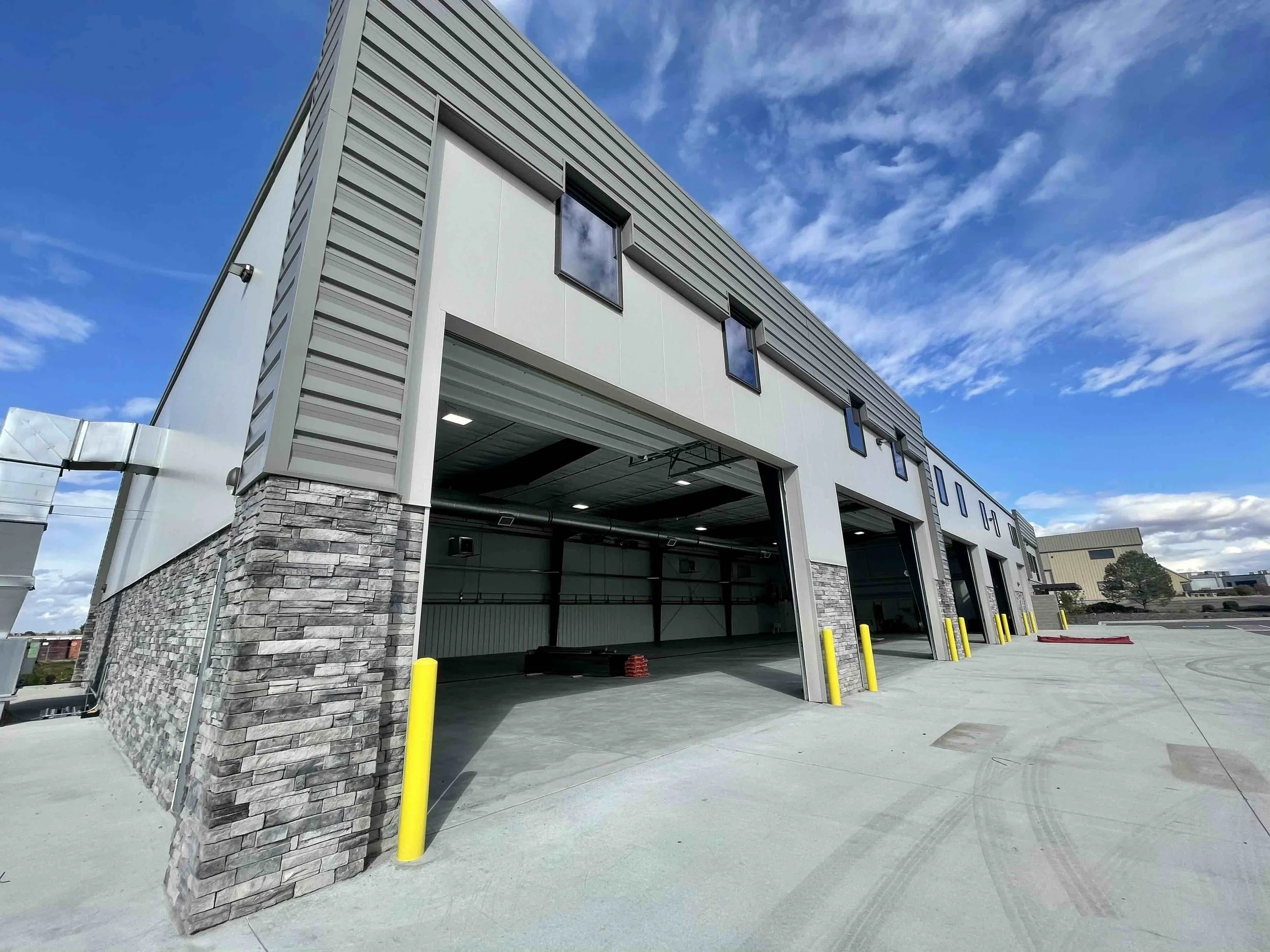 7103-s-dillon-court-dove-valley-englewood-colorado-indiustrial-warehouse-exterior-stone-drive-in.jpeg