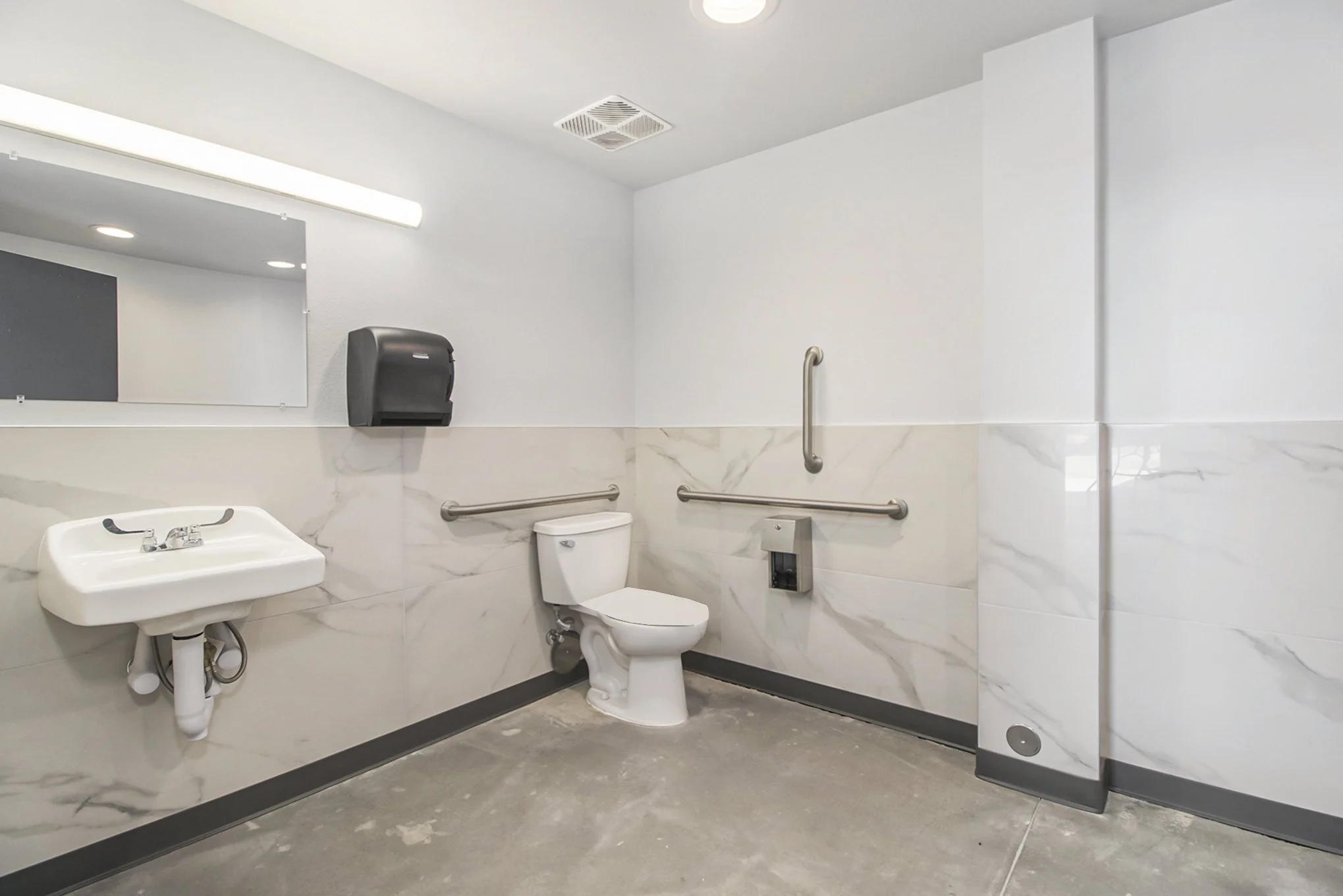 7103-s-dillon-court-dove-valley-englewood-colorado-indiustrial-office-interior-bathroom.jpg