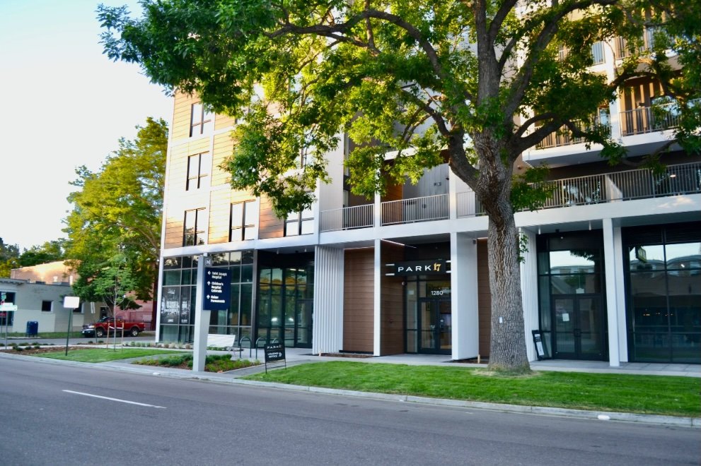 park-17-apartments-retail-east-17th-denver-exterior-1290-restaurant.jpg