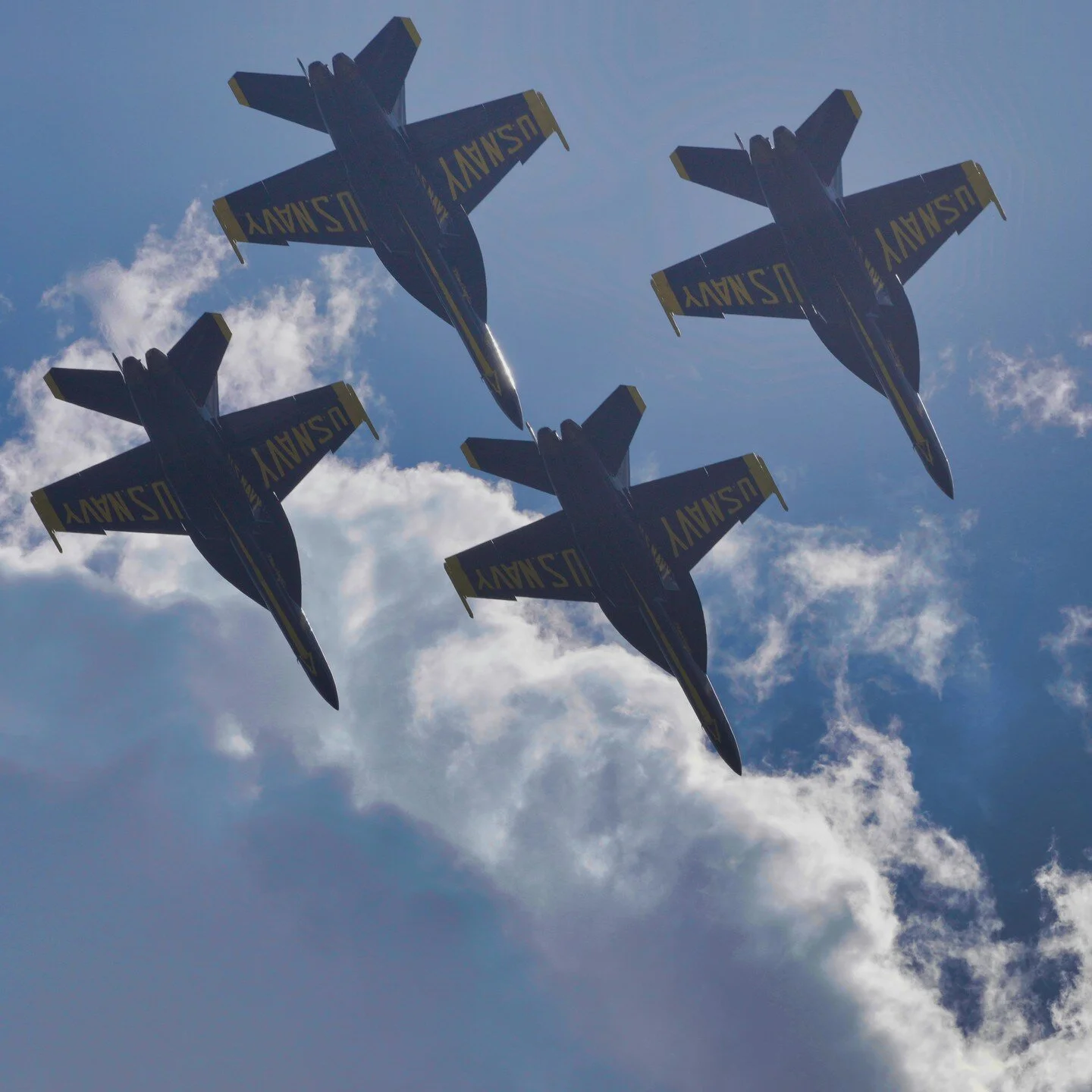 Good first day of practice #blueangels #chicagoairandwatershow
