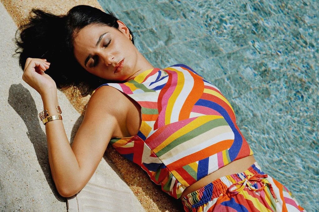 The color of joy 🌈
A taste of summer&hellip;bold and free.
Join us live tonight at 8PM (BKK time) to discover the full story of our new Ibiza print 🌞

📸 @dailyaday 

🙏💕😘