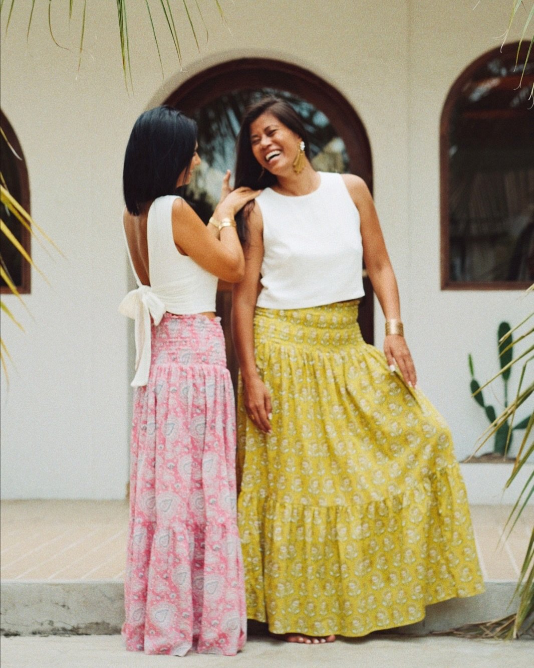 Yes &hellip;we&rsquo;re not professional models.
We&rsquo;re just two friends, different bodies, same energy, working, laughing, trying things on together 👯&zwj;♀️

MARIUS &amp; INDIA is about that too: freedom.
Freedom to choose, to play, to build 