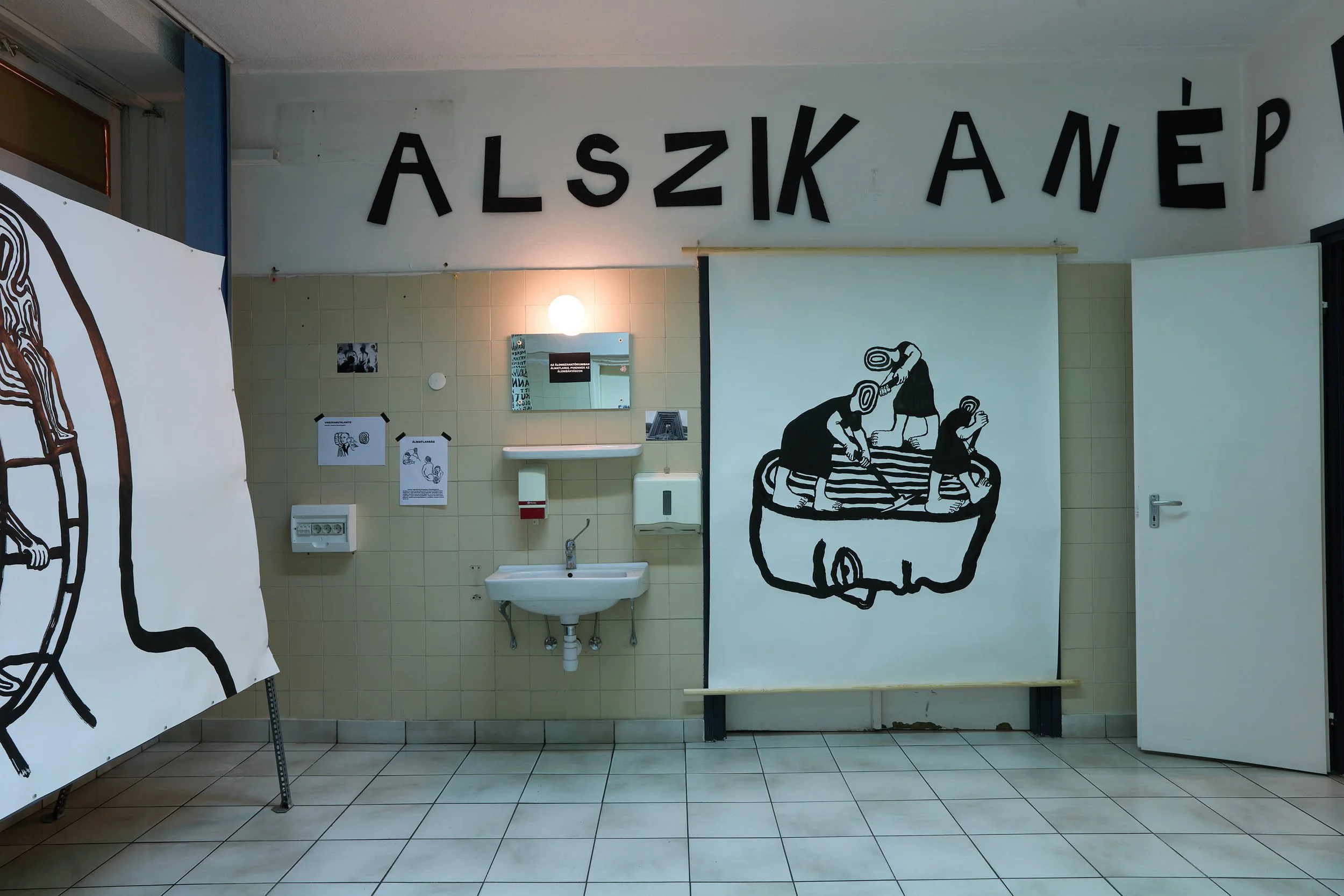 Álomszanatóriumban álmatlanul pihennek az álombányászok // DREAM-MINERS SPEND DREAMLESS
NIGHTS AT THE DREAM SANATORIUM by: Dorottya Szonja Koltay, 2026. pc: Dávid Bíró