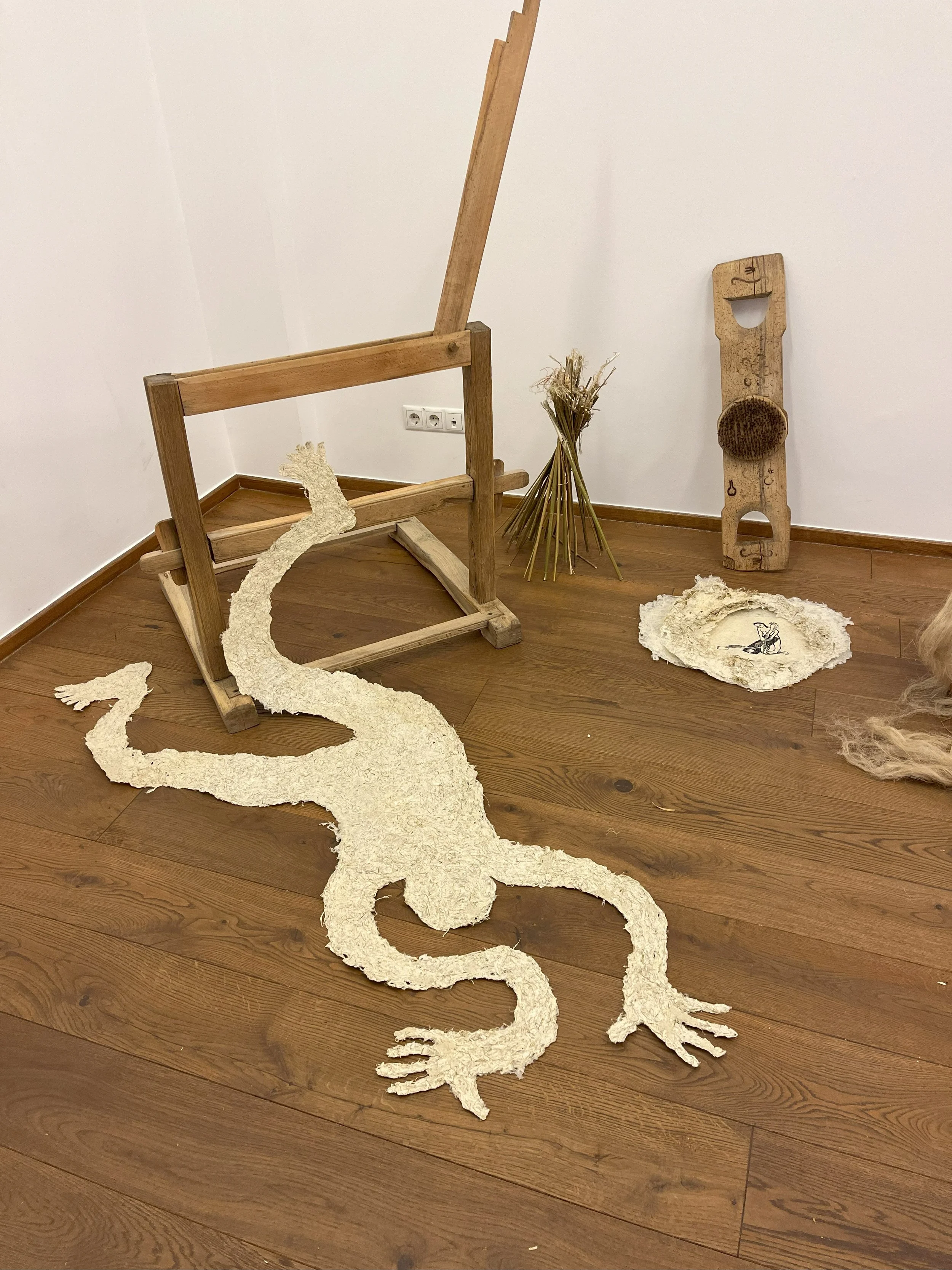 Koltay Dorottya Szonja: Volt egyszer egy ember, teste volt a kender/Once upon a time, there was a man whose body was made of hemp. - as part of exhibition Beyond the paper 2025. ©Koltay Dorottya Szonja