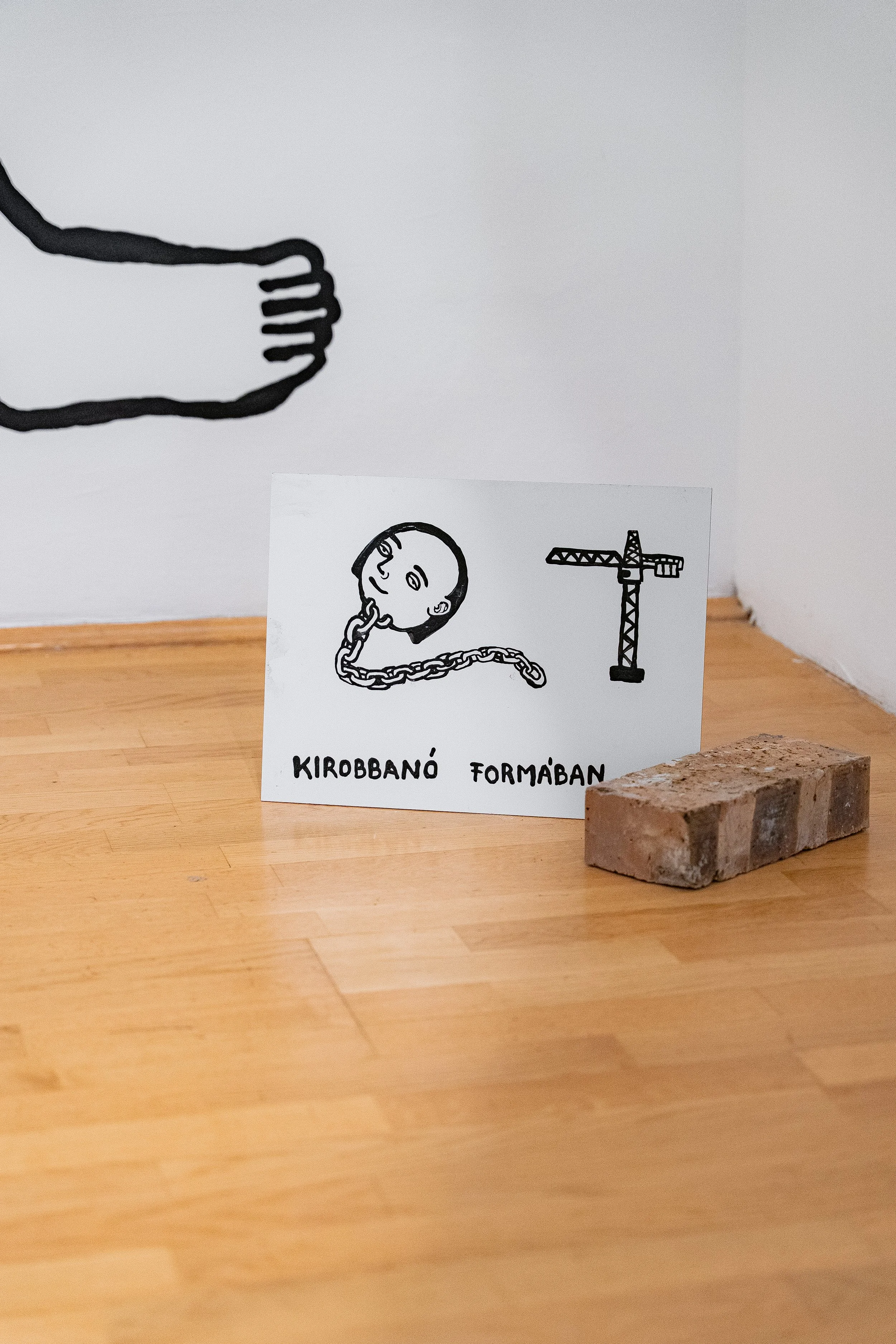 TÉGLTAN: Leomlott estig, felépült reggelre // BRICKOLOGY: WHAT FELL DOWN BY NIGHT, WAS BUILT BACK BY DAWN - installation by: Dorottya Szonja Koltay, pc: Szombathy András, Kassák Múzeum, 2025.