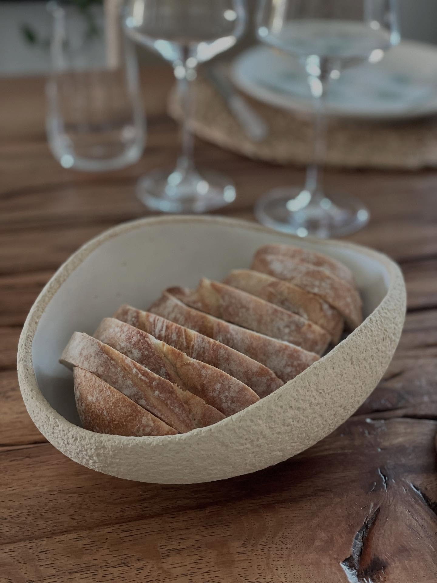 keramik | tischlein deck dich

#tischleindeckdich #brotschale #handgemacht #keramik #z&uuml;rikeramik