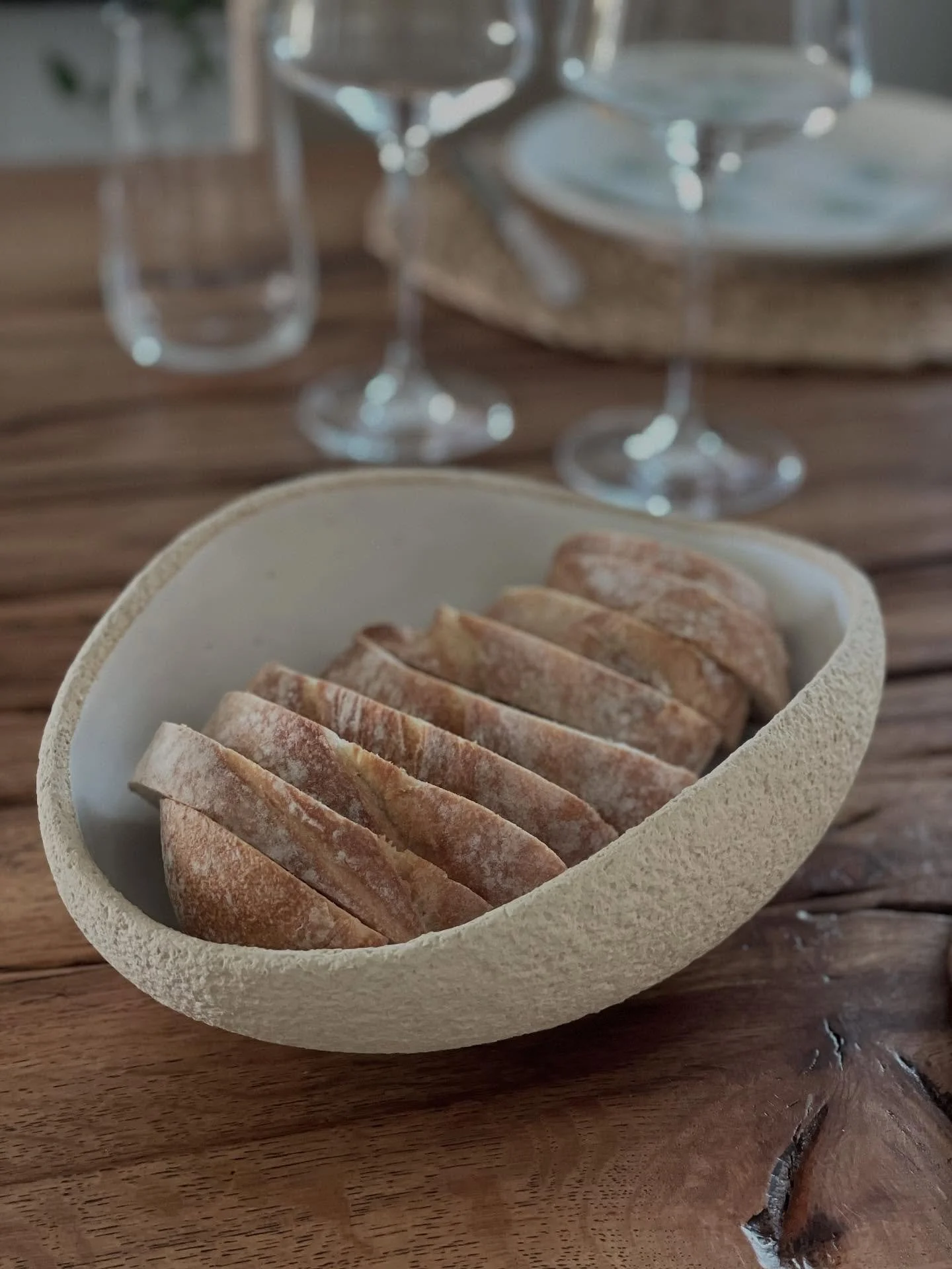 keramik | tischlein deck dich

#tischleindeckdich #brotschale #handgemacht #keramik #z&uuml;rikeramik