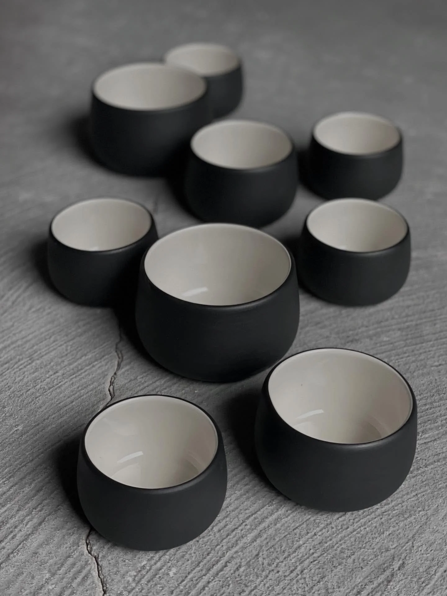 time for a coffee break 

🖤

#kaffeepause #kaffeetasse #barista #kaffeeliebe  #tealovers #teatime #espressolover #madeinzurich #porzellanmanufaktur #handmadewithlove