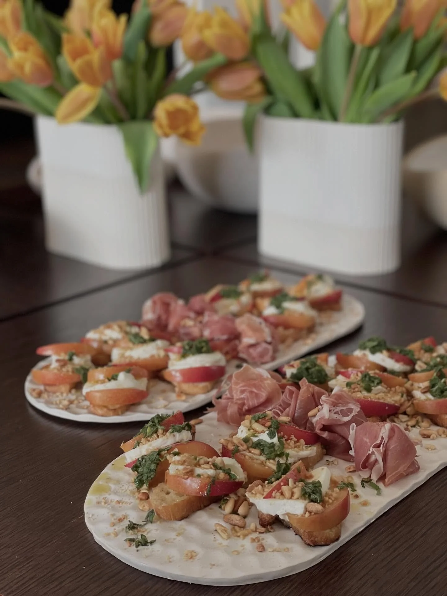 ap&eacute;ro plates | bon appetit 🥂🌸🤩 

🖤

#apero #cheers #keramik #geschenkidee #madeinzurich