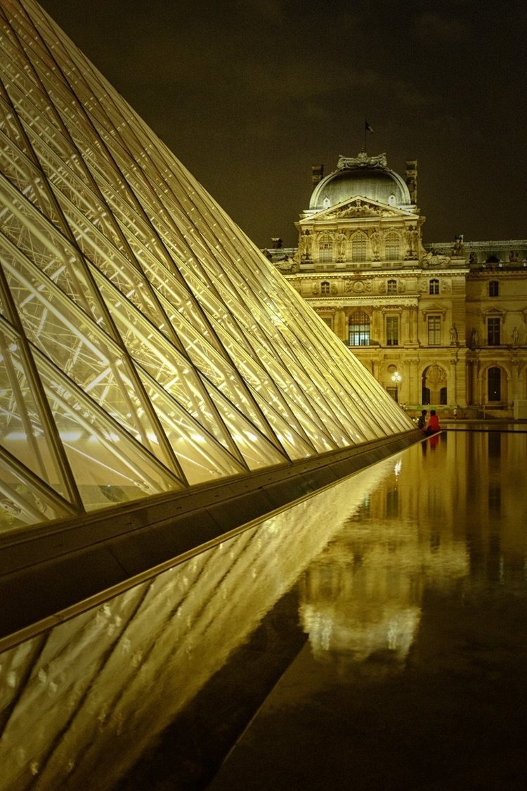 Louvre à Minuit