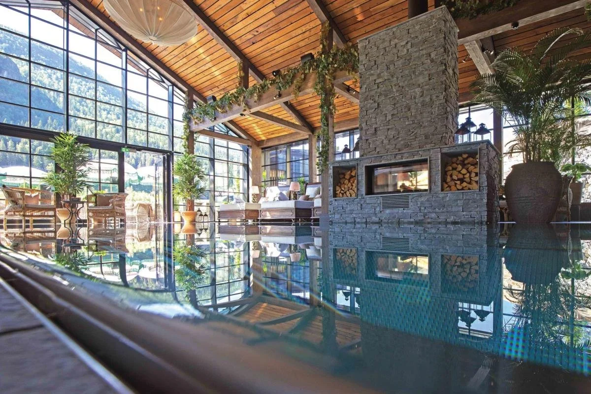 Fyri-pool-club-interior-web-1200x800.jpg