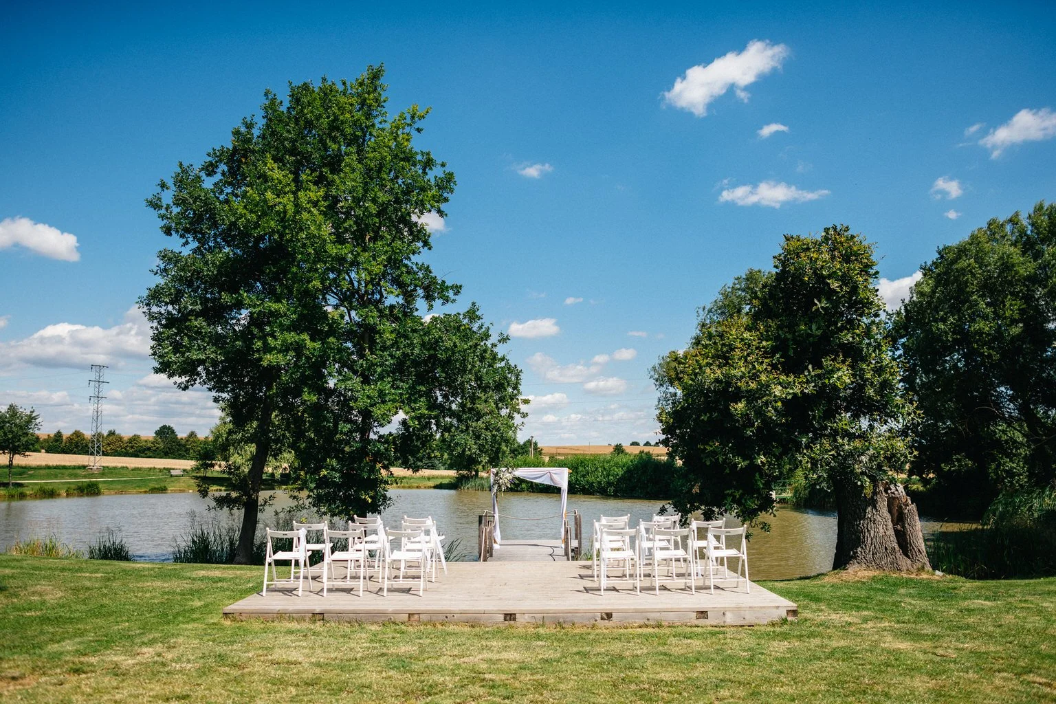 equitana-svatba-2022-fotograf-patrickhacha-pribramsko-wedding-kone2.jpg