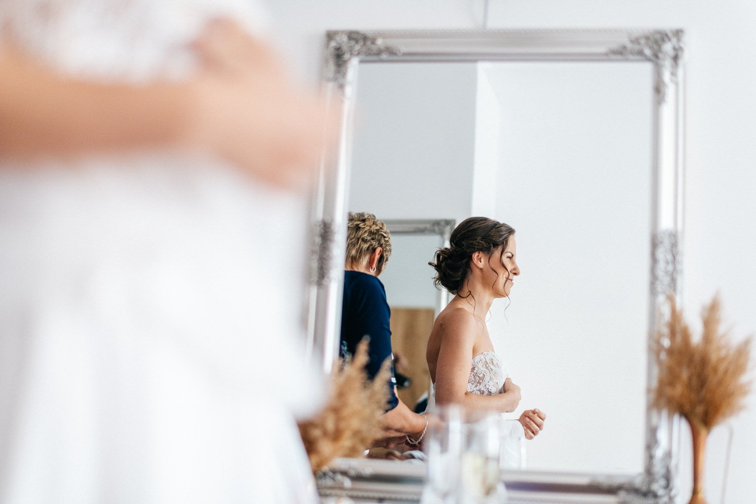 svatba-praha-stodola-holyne-2022-fotograf-patrickhacha-prague-wedding27.jpg