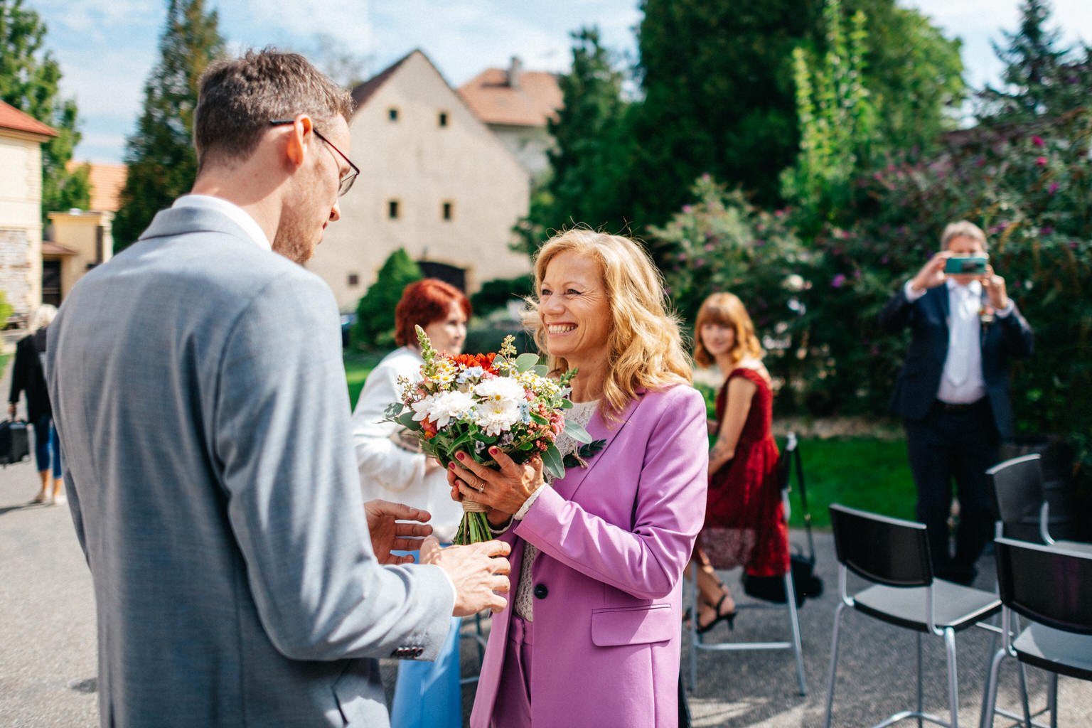svatba-praha-stodola-holyne-2022-fotograf-patrickhacha-prague-wedding32.jpg