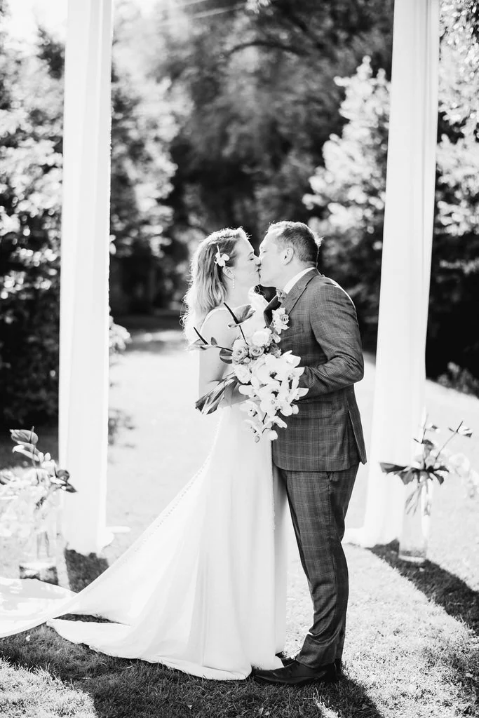svatba-mlyn-na-dobry-vode-praha-wedding-prague-photographer-fotograf-2022-venkonvi62.jpg