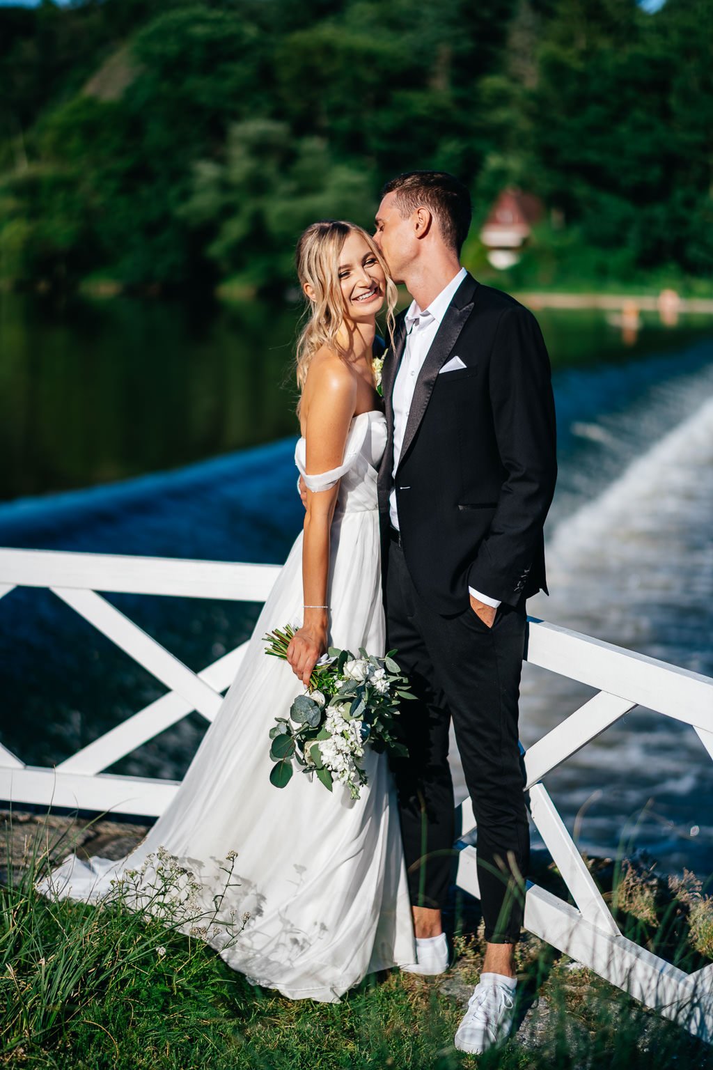 karlstejn-svatba-romanticky-hotel-fotograf-wedding-patrikhacha-097.jpg