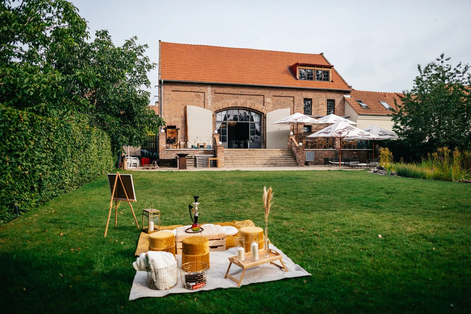 dvur-hoffmeister-svatba-wedding-prague-fotograf-praha-photographer-2022-patrickhacha3.jpg