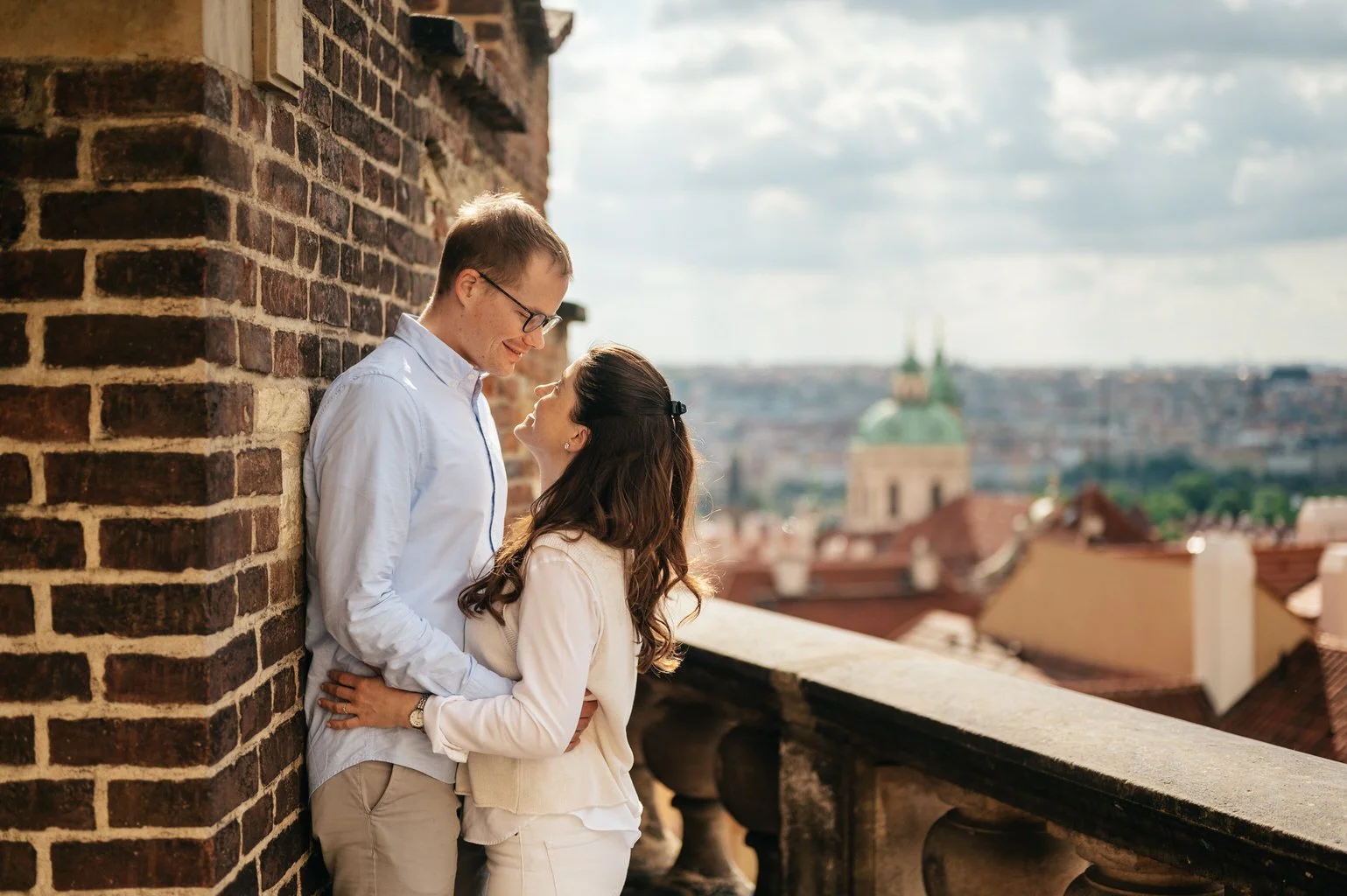 Prague-couple-shooting-old-prague-nikon-predsvatebni-foceni-fotograf-photographer-patrickhacha12.jpg