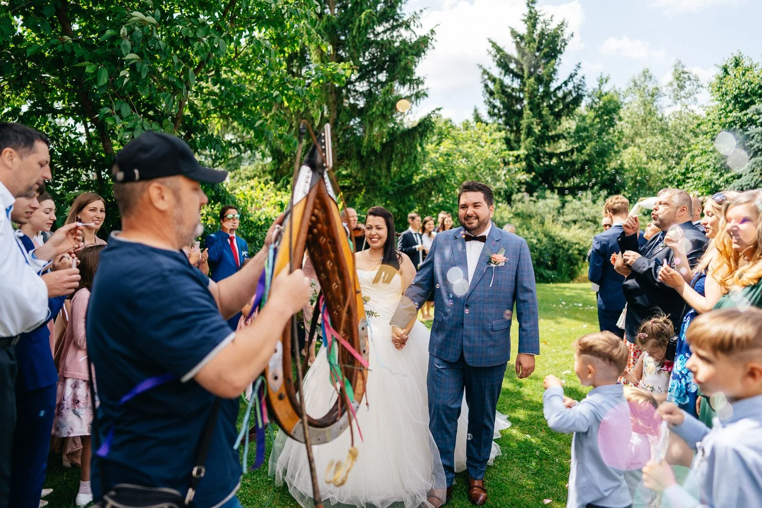 svatba-v-pivovaru-novy-rybnik-048-chomout-pro-zenicha-patrik-Hacha-fotograf.jpg