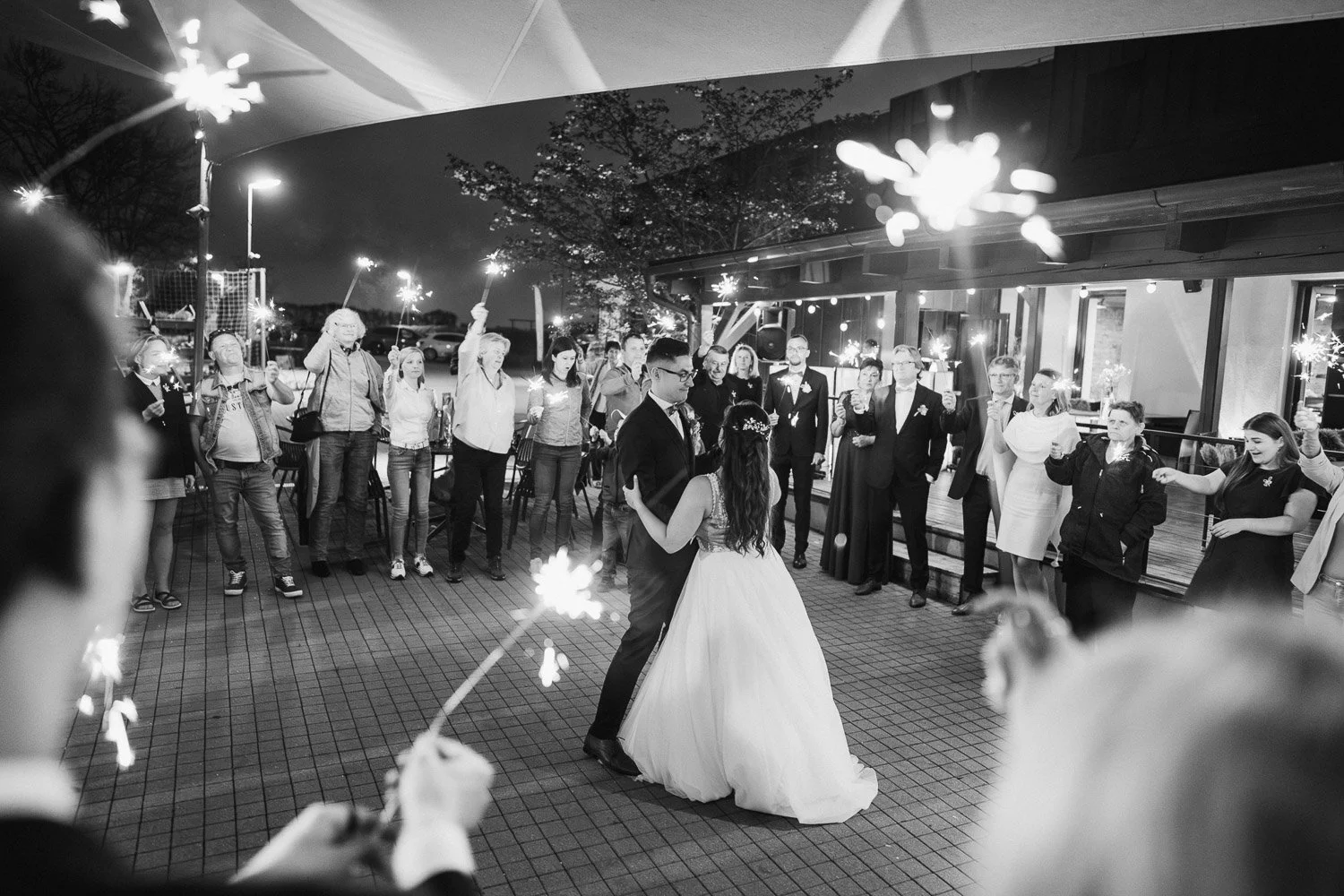 penzion-pivovar-novy-rybnik-oboriste-svatba-132-tanec-novomanzele-patrik-Hacha-fotograf.jpg