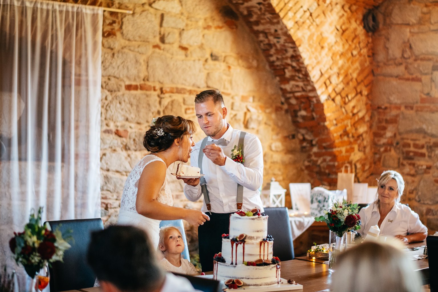 dvur-gigant-svatba-zaluzi-fotograf-wedding-patrikhacha-photographer-089.jpg